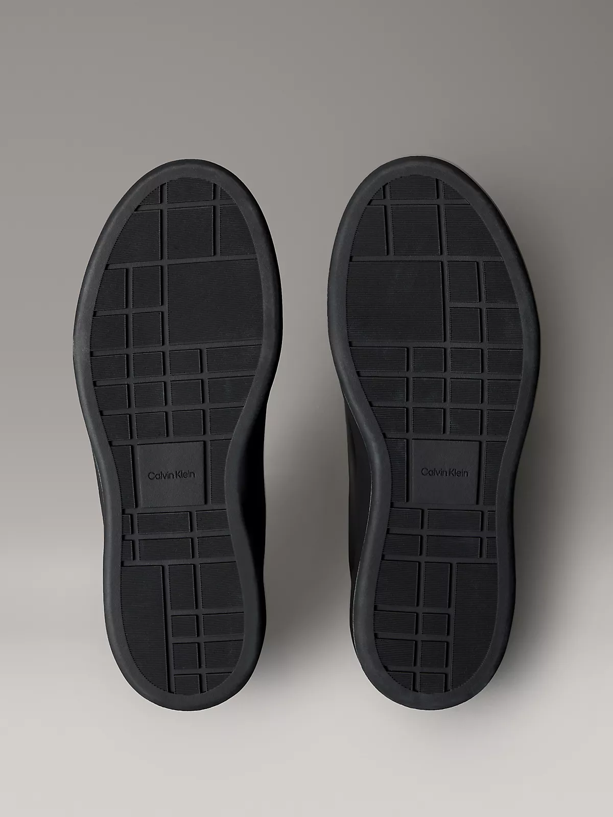 Calvin Klein Calvin Klein Kadın Düz Rahat Taban Bağlamalı CK Yazı Desenli Deri Siyah Sneaker YW0YW01945-0GJ