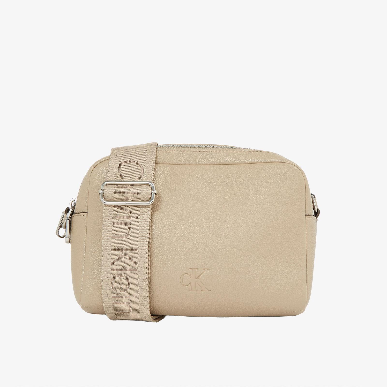 Calvin Klein Calvin Klein Kadın Fermuarlı CK Logo Kabartmalı Ayarlanabilir Omuz Askılı Bej Omuz Çantası LV04K3124G-PBF