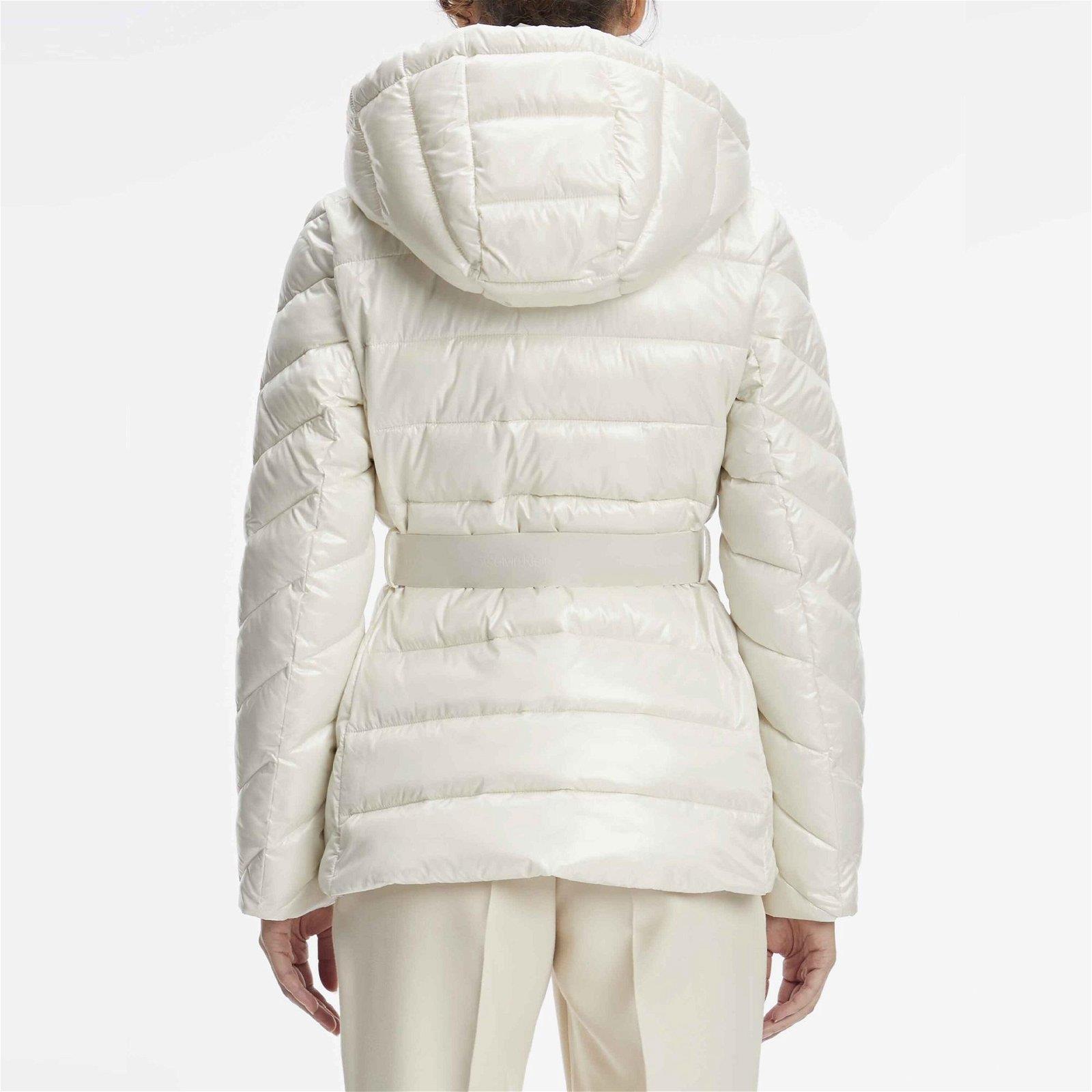 Calvin Klein Calvin Kleın Kadın Kapşonlu Yaka Marka Detaylı Fermuarlı Şişme Beyaz Mont K20K206090-CI2