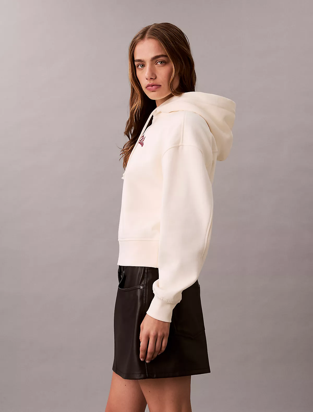 Calvin Klein Calvin Klein Kadın Kapüşonlu Yaka CK Baskılı Uzun Kollu Rahat Kesim Beyaz Sweatshirt LV047E208G-YAT