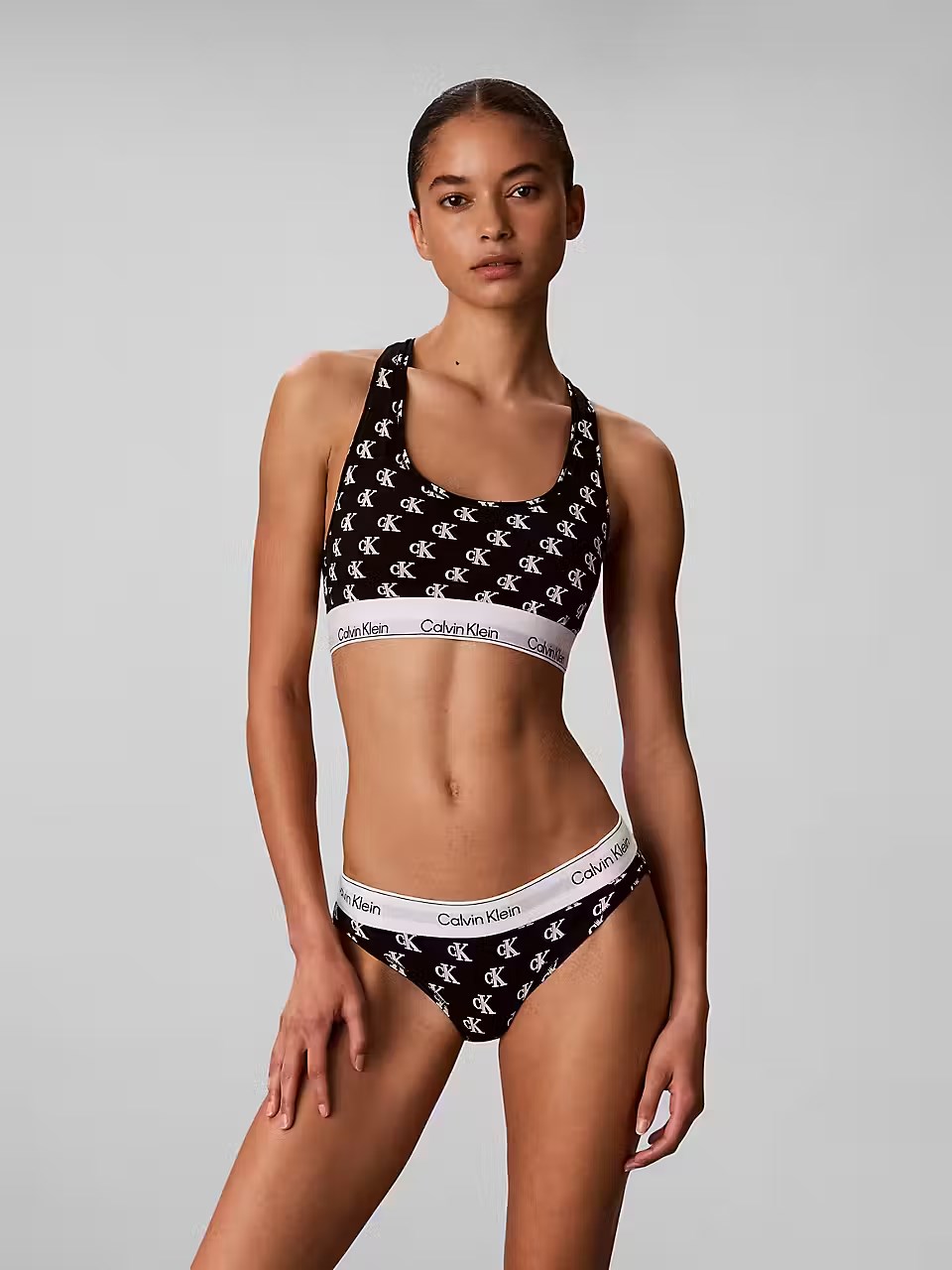 Calvin Klein Calvin Klein Kadın Kare Yaka Lastikli Dar Calvin Yazı Desenli Siyah3 Bralet LV00QF8493-JGJ