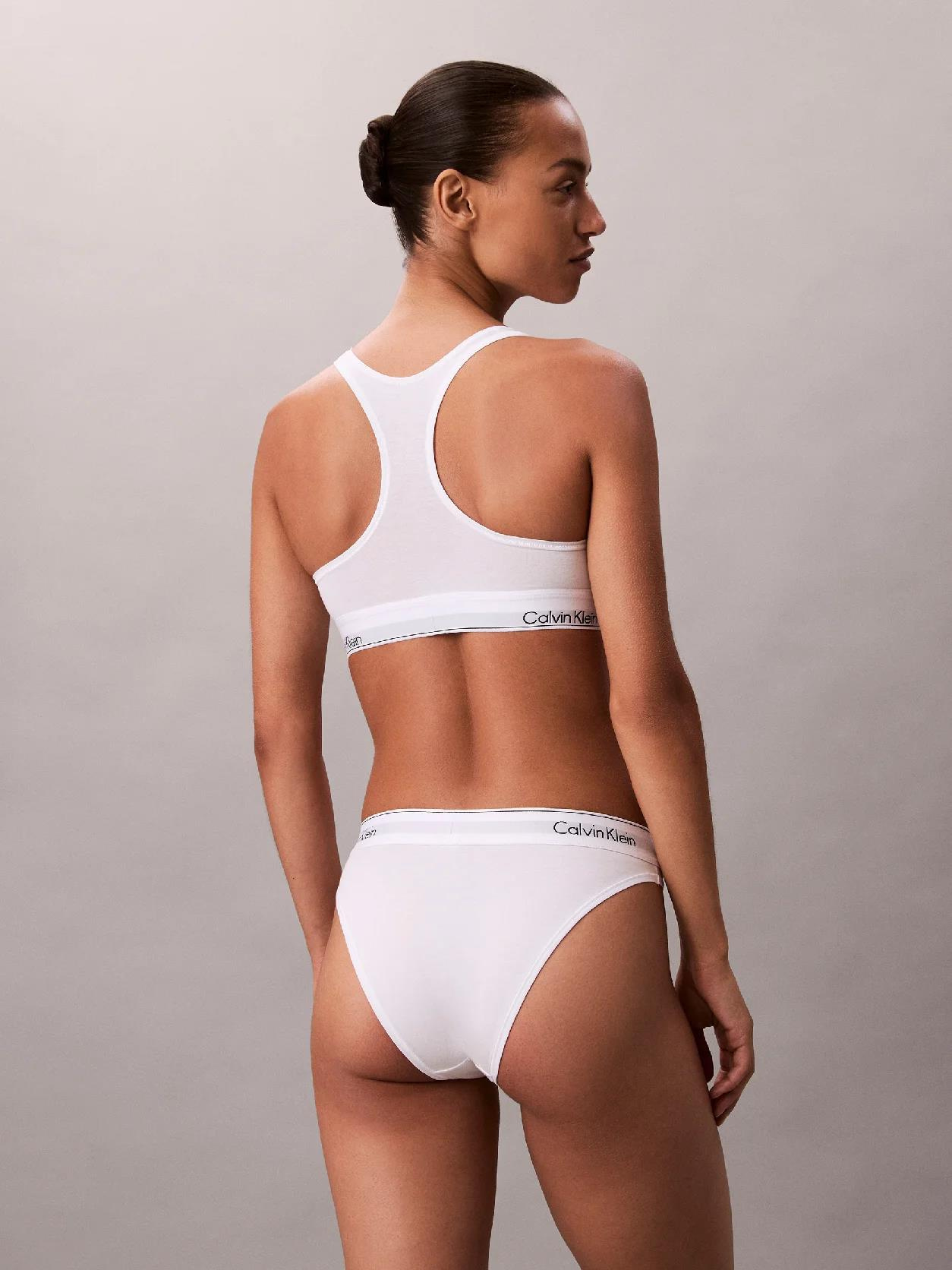 Calvin Klein Calvin Klein Kadın Kare Yaka Lastikli Dar Calvin Yazı Desenli Beyaz Büstiyer LV00QF8493-100