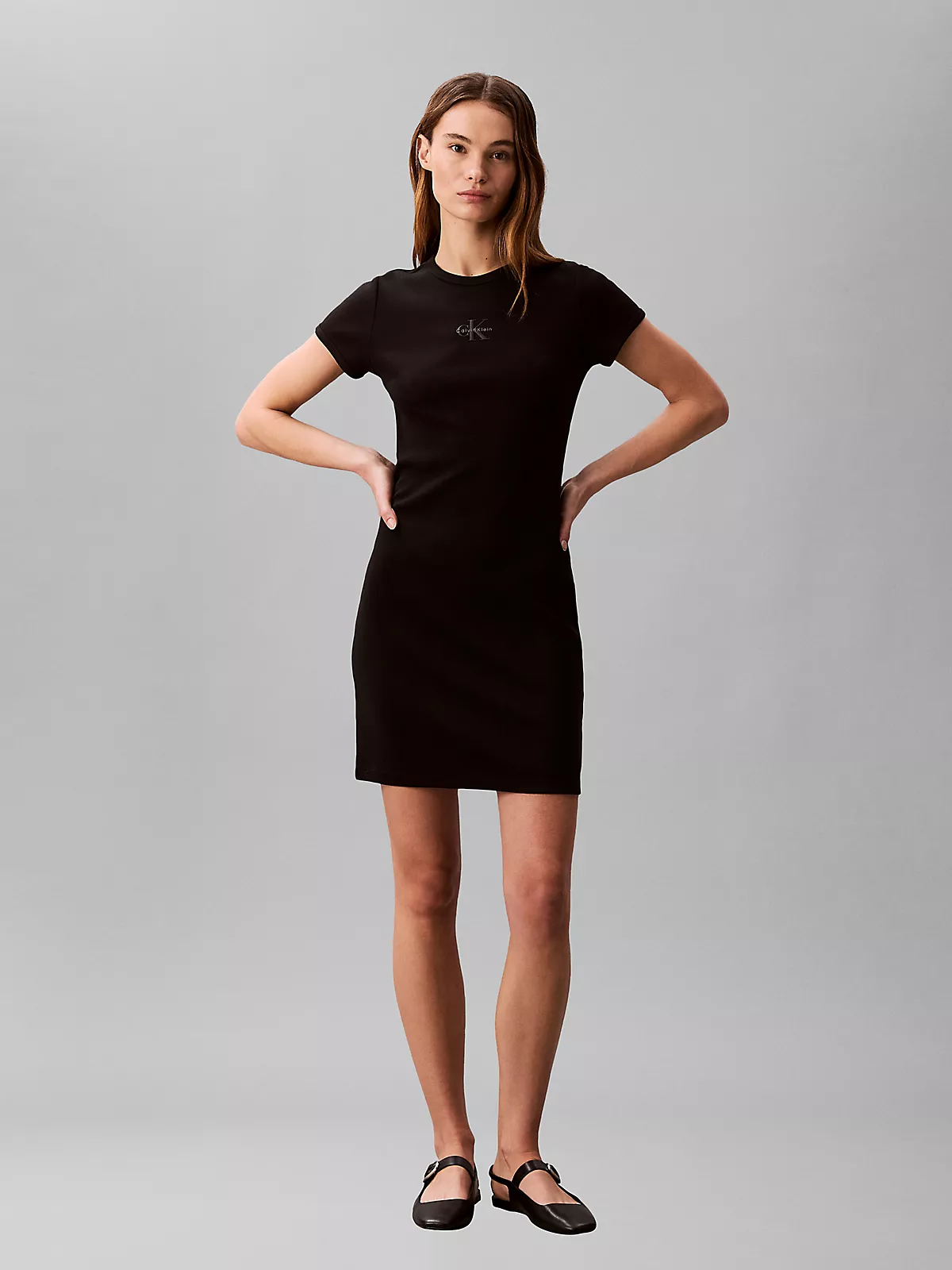 Calvin Klein Calvin Klein Kadın Kısa Kol Düz Bisiklet Yaka Midi Boy Siyah Elbise LV047F241G-UB1