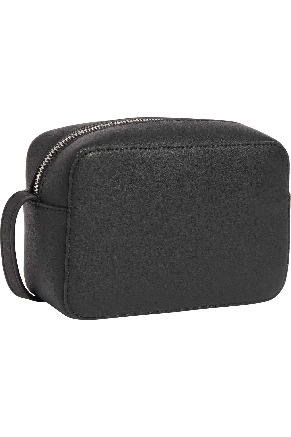 Calvin Klein Calvin Kleın Kadın Logo Ayarlanabilir Askılı Siyah Çanta K60K610293-BAX