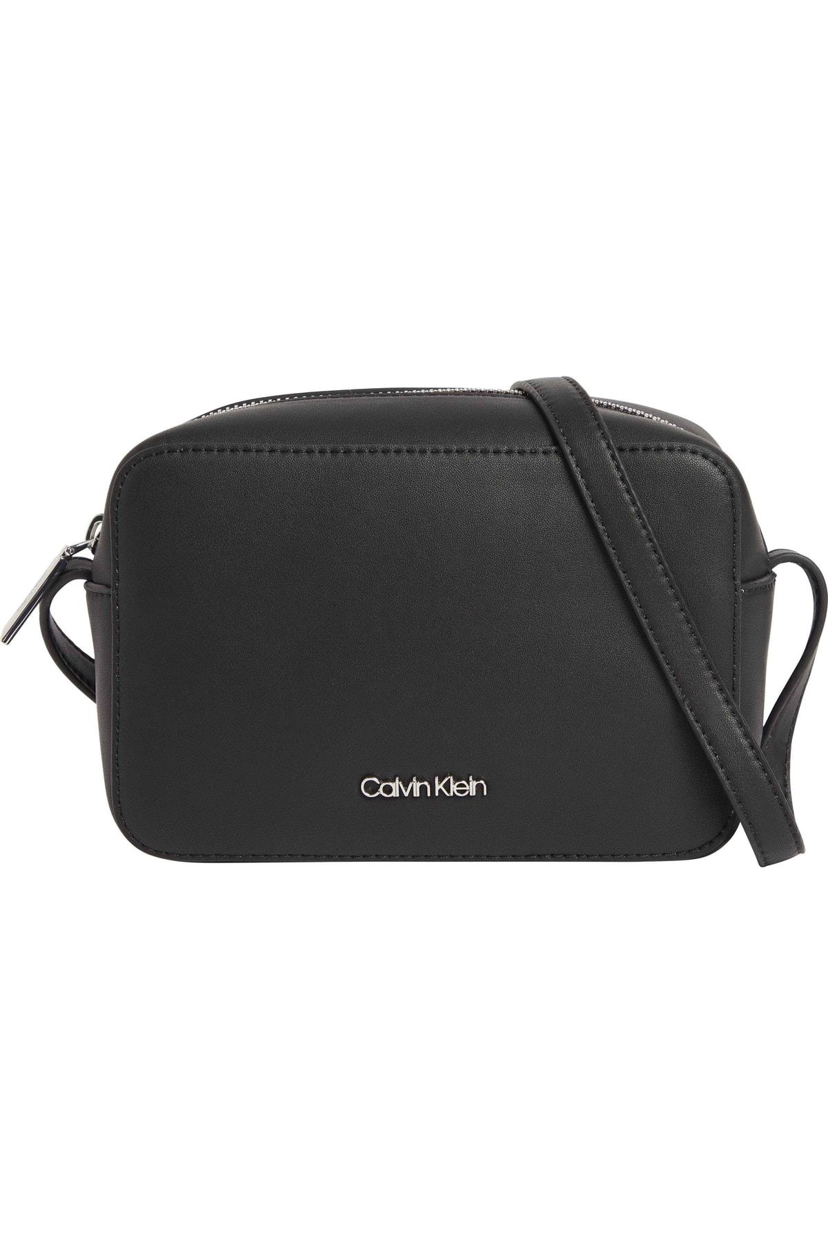 Calvin Klein Calvin Kleın Kadın Logo Ayarlanabilir Askılı Siyah Çanta K60K610293-BAX