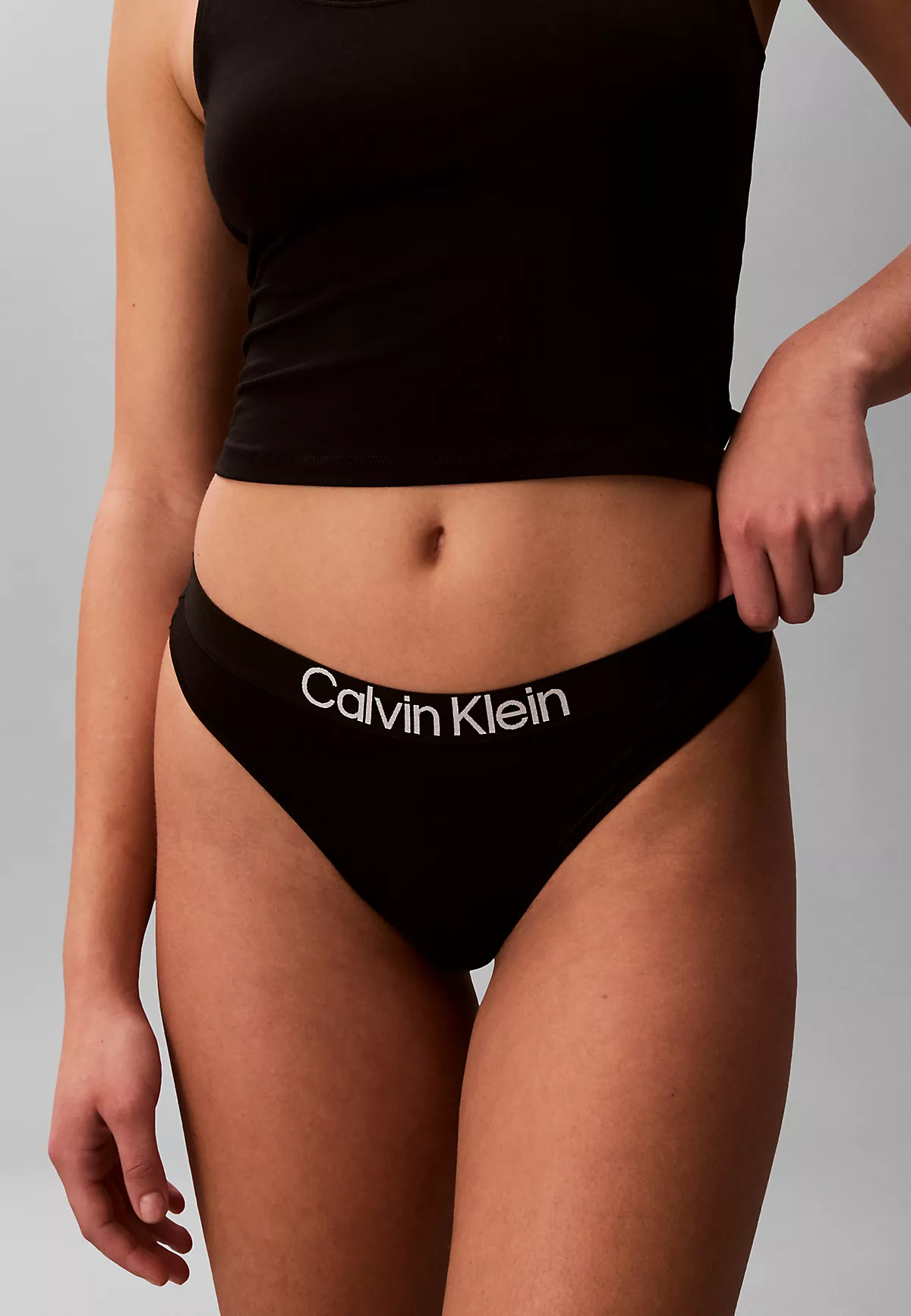 Calvin Klein Calvin Klein Kadın Logo Detaylı Elastik Bel Bantlı Pamuklu Üçlü Paket Siyah Bikini Altı LV00QD5397-UB1