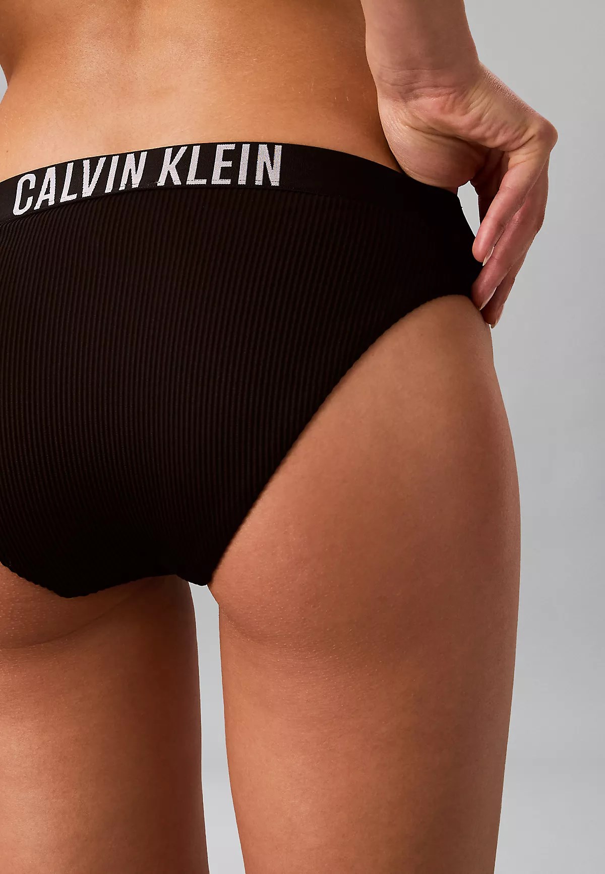 Calvin Klein Calvin Klein Kadın Logo Detaylı Elastik Bel Bantlı Siyah Bikini Altı LV00Q61240-UB1