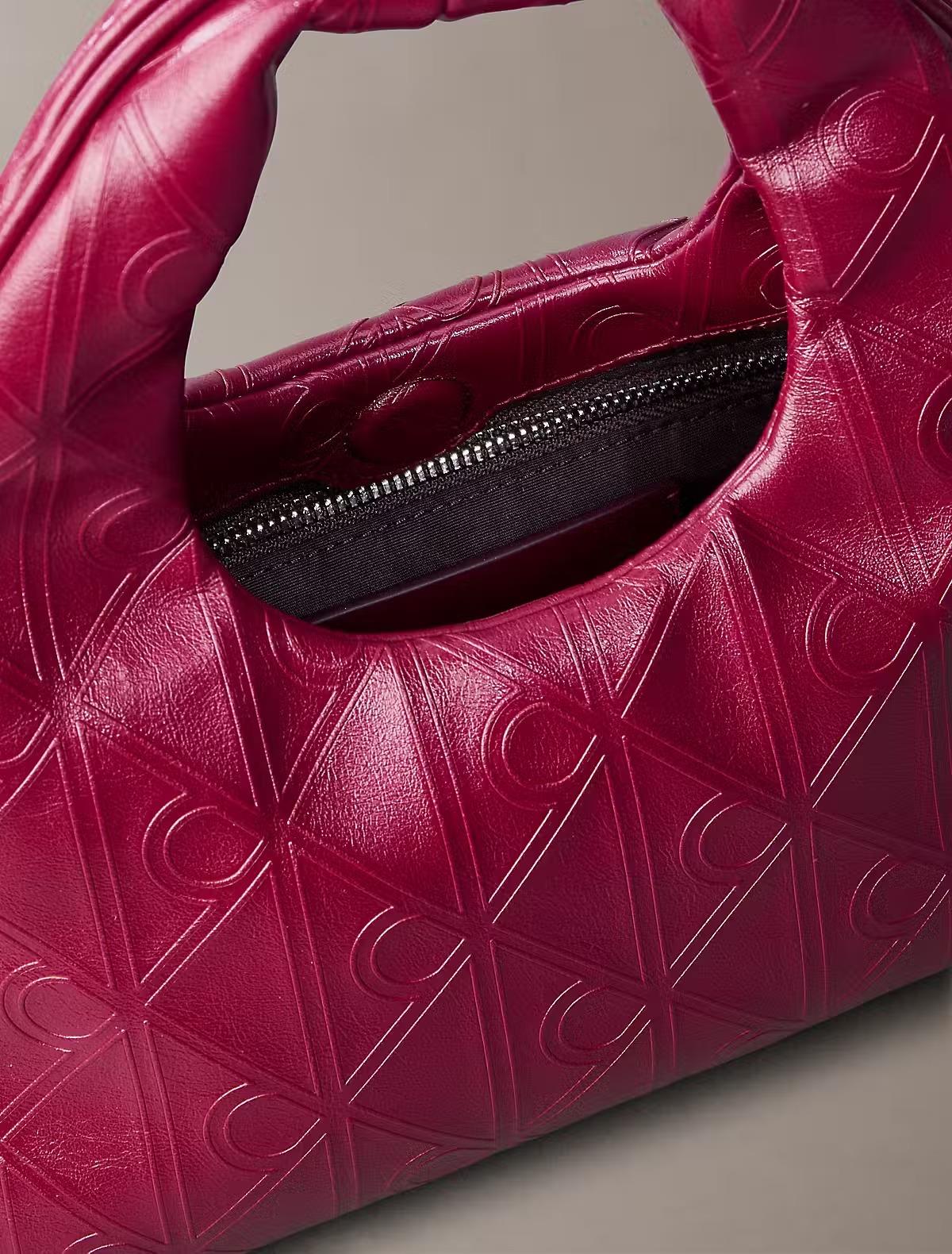 Calvin Klein Calvin Klein Kadın Logolu Fermuarlı Deri Günlük Kullanım Kırmızı Omuz Çantası LV04F3200G-Z1K