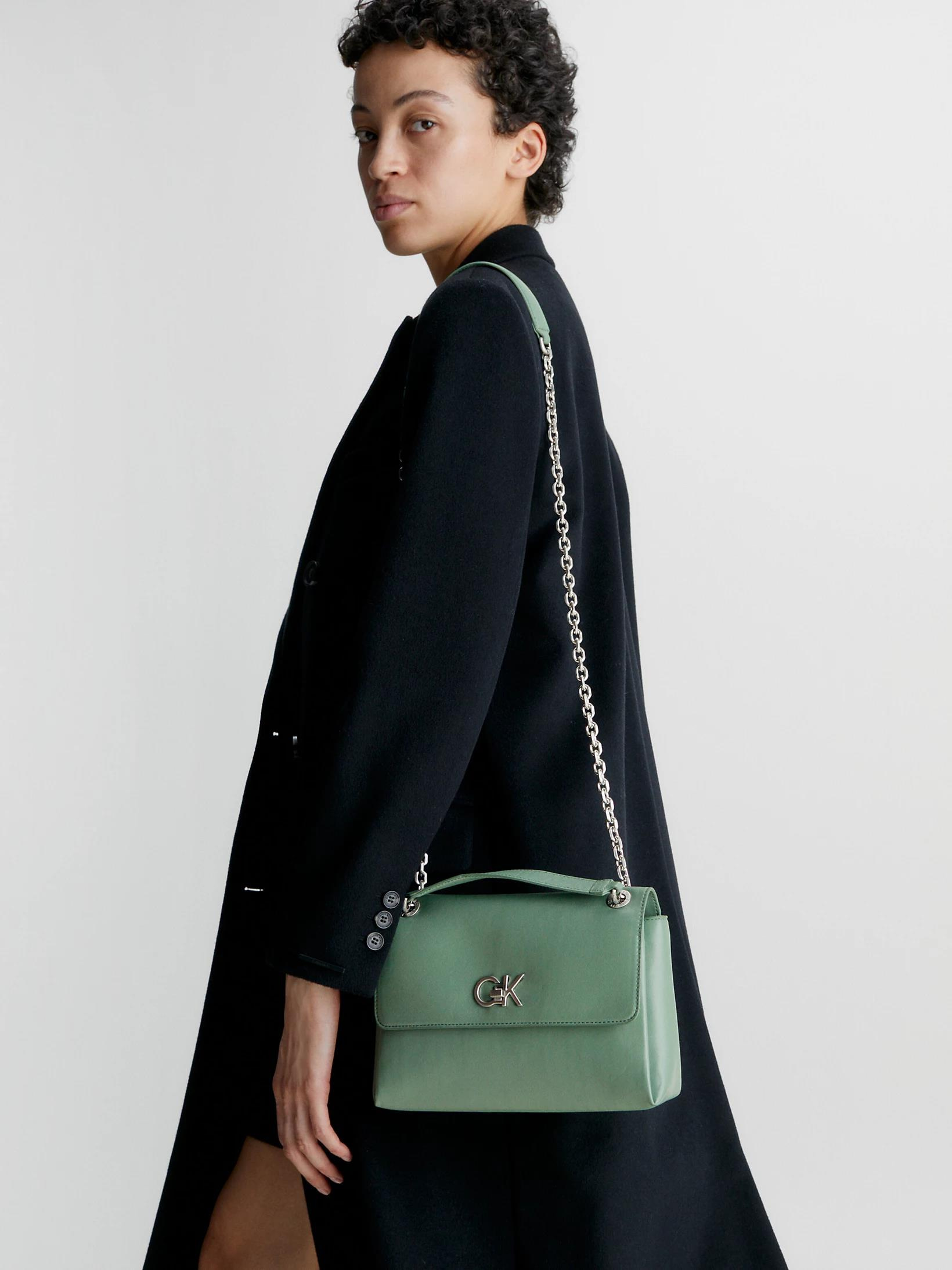 Calvin Klein Calvin Kleın Kadın Marka Logolu Deri Günlük Kullanım Yeşil Omuz Çantası K60K611084-LKG