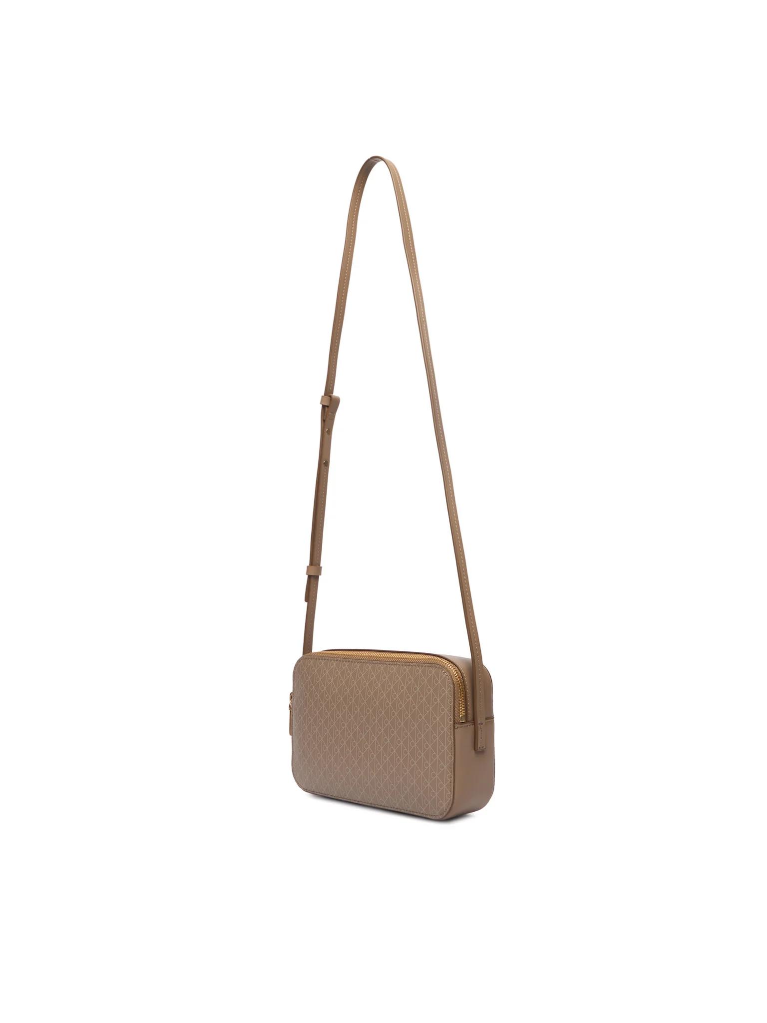 Calvin Klein Calvin Klein Kadın Monogram Logolu Ayarlanabilir Sabit Omuz Askılı Haki Omuz Çantası LV04F3268G-3I6