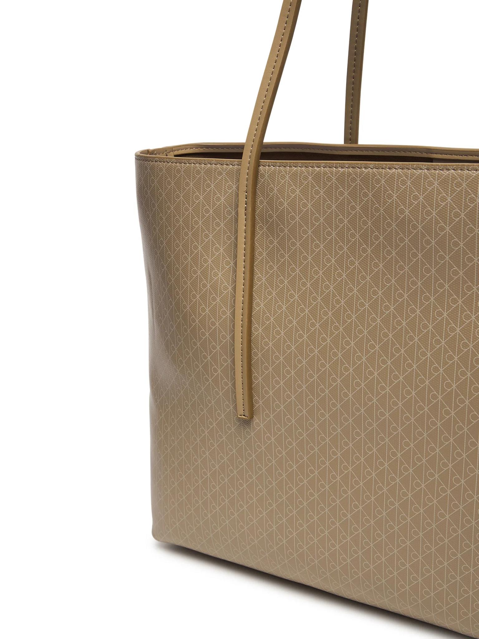 Calvin Klein Calvin Klein Kadın Monogram Logo Desenli Aksesuarlı Bej Omuz Çantası LV04F3266G-3I6