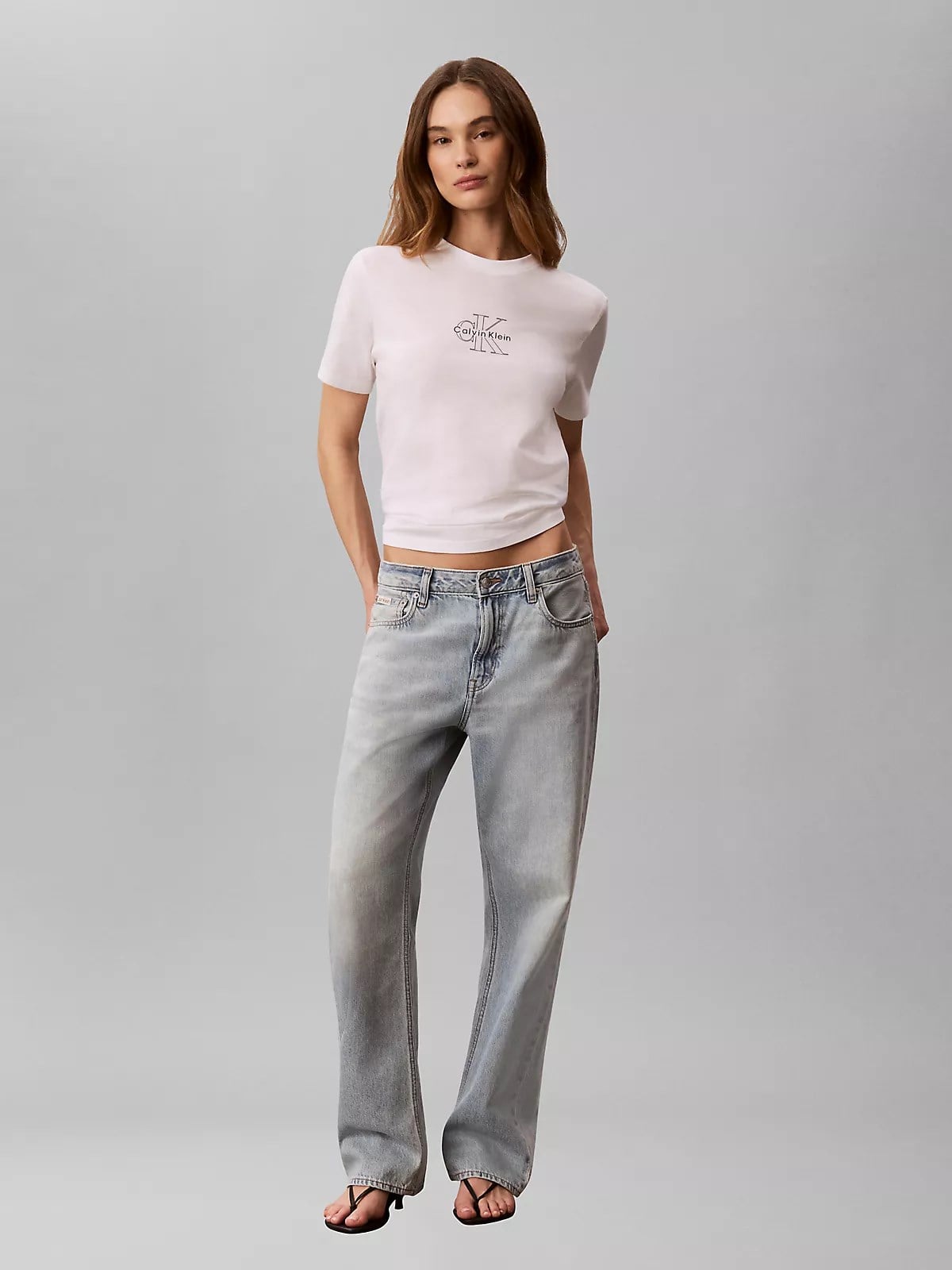 Calvin Klein Calvin Klein Kadın Normal Kesim Pamuklu Yuvarlak Yakalı CK Logo Baskılı Kısa Kollu Beyaz T-Shirt LV047G831G-YAF