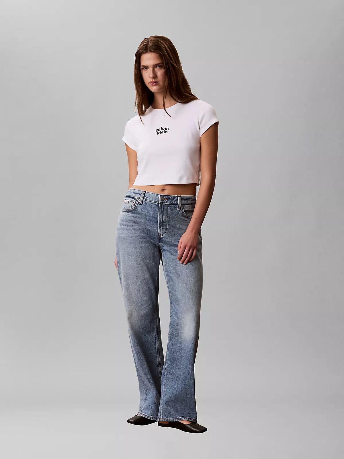 Calvin Klein Calvin Klein Kadın Normal Kalıp Logo Baskılı Yuvarlak Yakalı Pamuklu Kısa Kollu Crop Beyaz T-Shirt LV047G828G-YAF