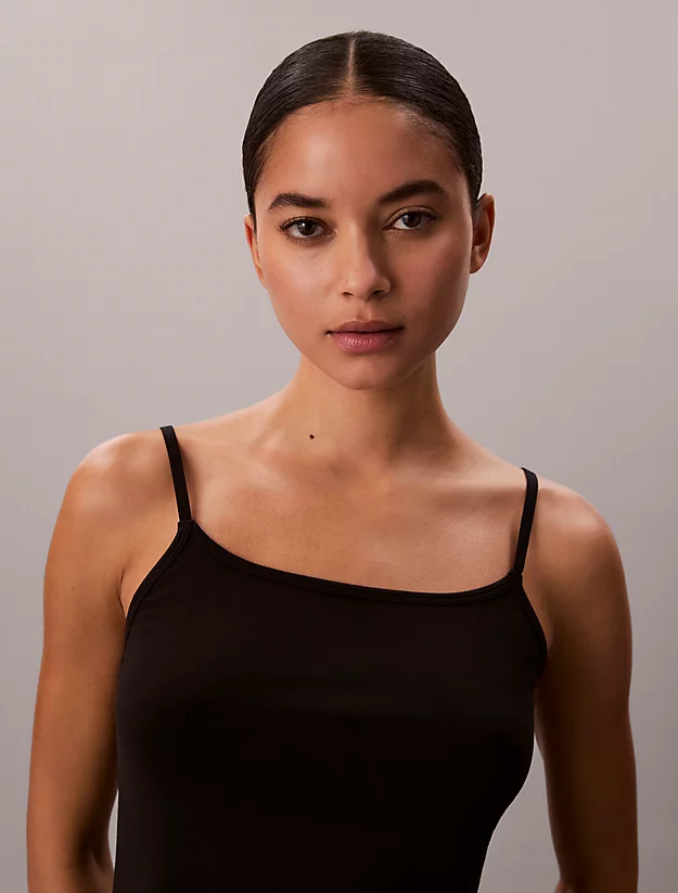 Calvin Klein Calvin Klein Kadın Normal Kesim Askılı Sırt Detaylı Siyah Pijama Üstü LV00QS7613-UB1