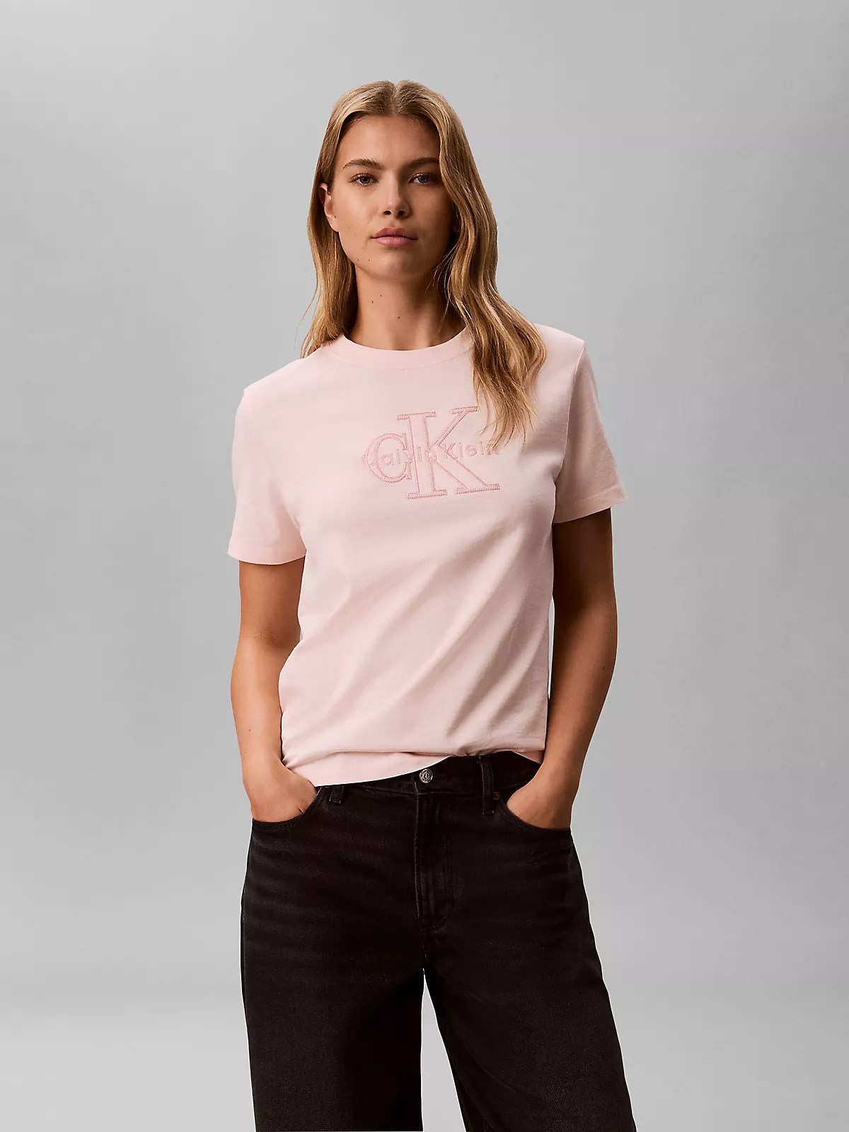 Calvin Klein Calvin Klein Kadın Normal Kesim Logo İşlemeli Pamuklu Yuvarlak Yakalı Kısa Kollu Pembe T-Shirt LV047G829G-VG3