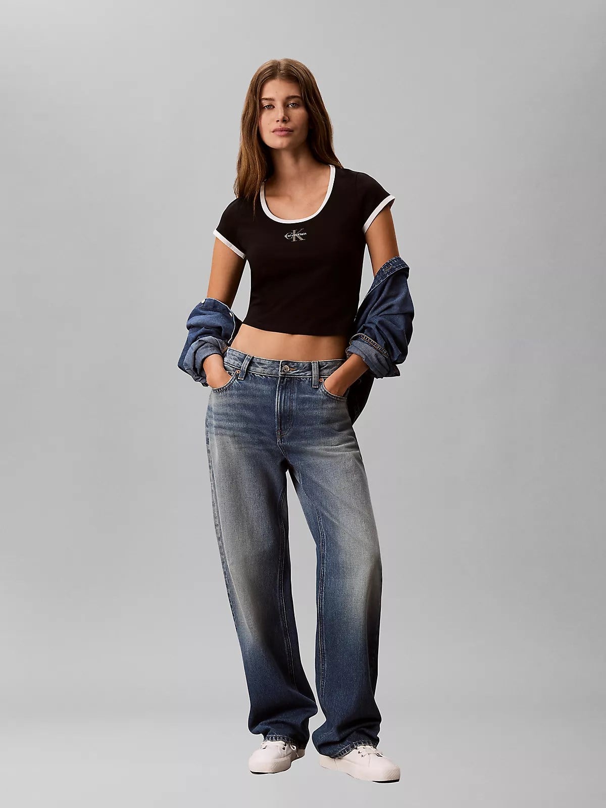 Calvin Klein Calvin Klein Kadın Normal Kalıp Yuvarlak Yakalı Logo Detaylı Kısa Kollu Crop Siyah T-Shirt LV047G220G-UB1