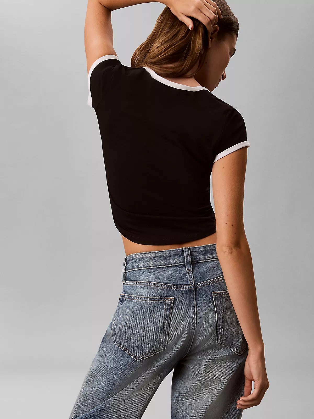 Calvin Klein Calvin Klein Kadın Normal Kalıp Yuvarlak Yakalı Logo Detaylı Kısa Kollu Crop Siyah T-Shirt LV047G220G-UB1