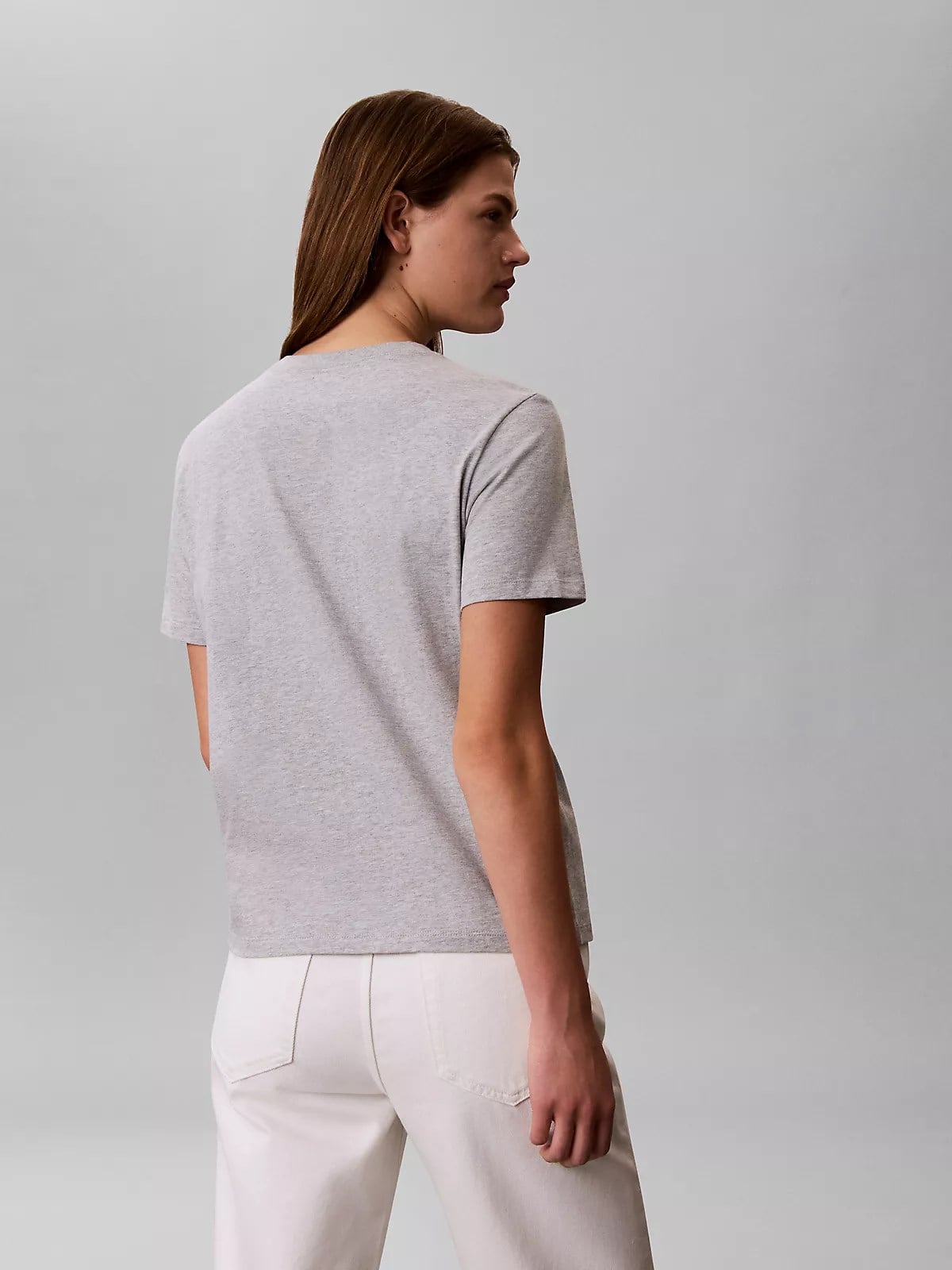 Calvin Klein Calvin Klein Kadın Normal Kesim Pamuklu Yuvarlak Yakalı CK Logo Baskılı Kısa Kollu Gri T-Shirt LV047G831G-P79