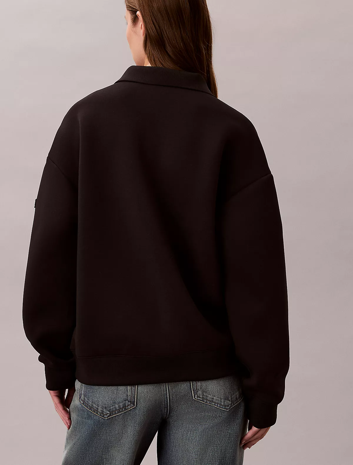 Calvin Klein Calvin Klein Kadın Oversize Polo Yaka Kolunda Logo Etiket Detaylı Uzun Kollu Siyah Sweatshirt LV044E223G-UB1