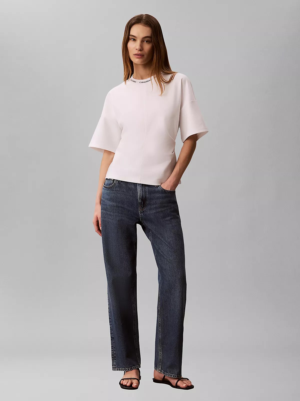 Calvin Klein Calvin Klein Kadın Pamuklu Rahat Kalıp Yuvarlak Yakalı Kısa Kollu Beyaz T-Shirt LV047G235G-YAF
