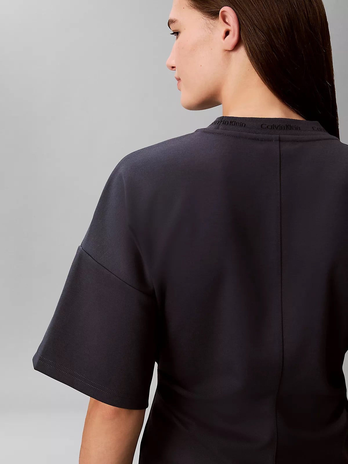 Calvin Klein Calvin Klein Kadın Pamuklu Rahat Kalıp Yuvarlak Yakalı Kısa Kollu Lacivert T-Shirt LV047G235G-CGE
