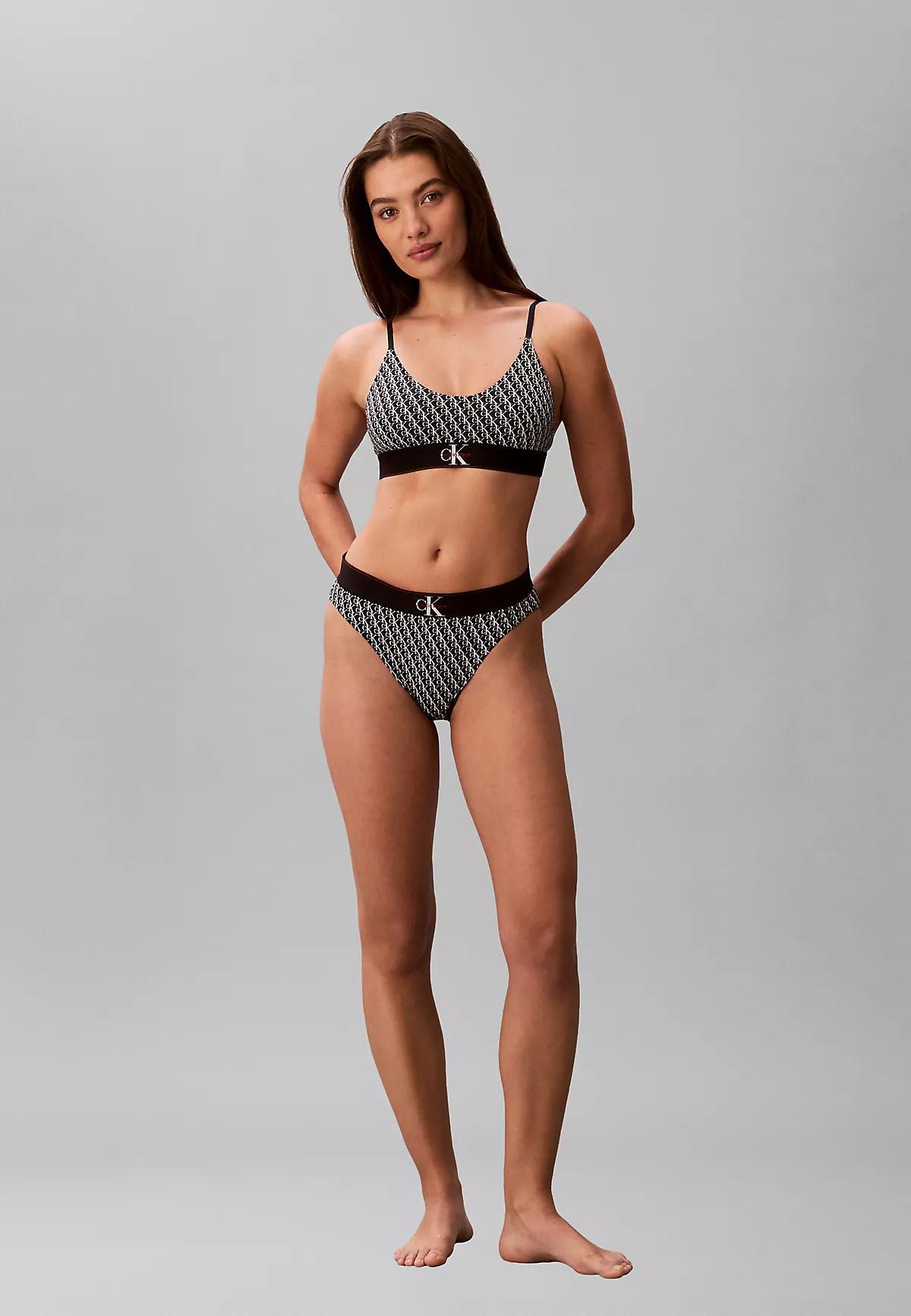 Calvin Klein Calvin Klein Kadın Pamuklu Dolgusuz Logo Etiketli Elastik Bel Bantlı Siyah-Beyaz Büstiyer LV00QF8814-2Y1