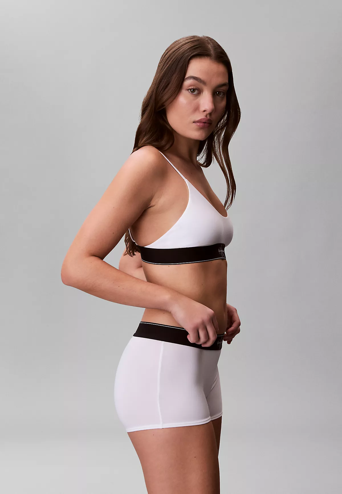 Calvin Klein Calvin Klein Kadın Pamuklu Dolgusuz Logo Etiketli Elastik Bel Bantlı Beyaz Büstiyer LV00QF8814-100
