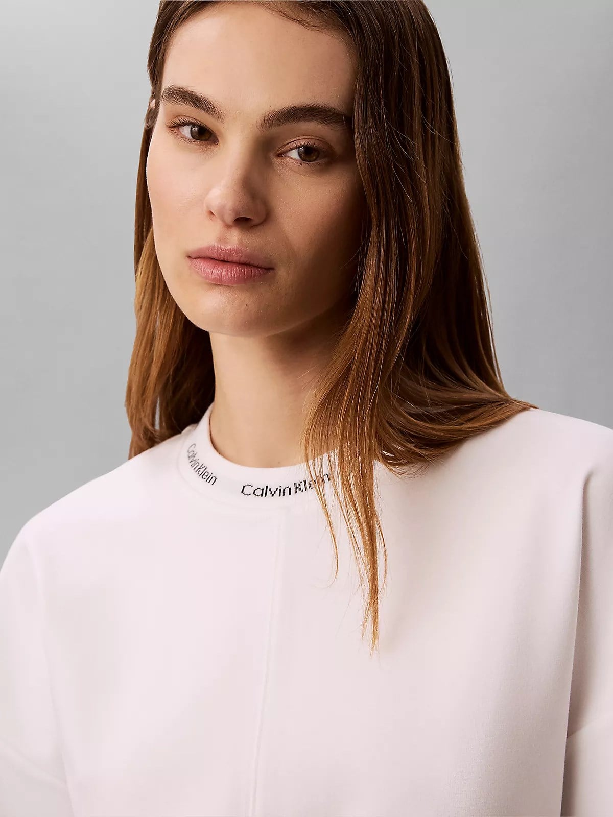 Calvin Klein Calvin Klein Kadın Pamuklu Rahat Kalıp Yuvarlak Yakalı Kısa Kollu Beyaz T-Shirt LV047G235G-YAF