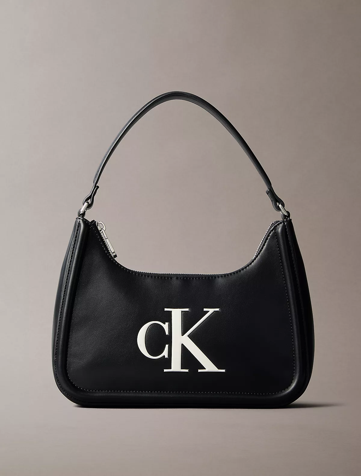 Calvin Klein Calvin Klein Kadın Parlak CK Logolu Kısa Askılı Siyah Omuz Çantası LV04F3230G-3L2