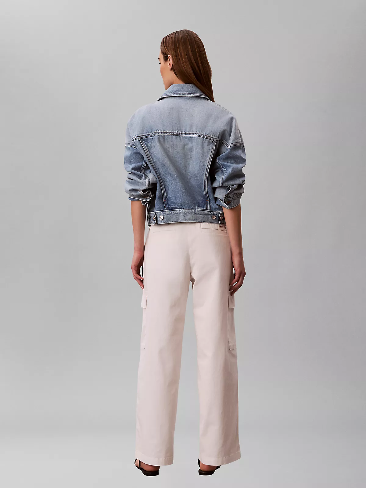 Calvin Klein Calvin Klein Kadın Rahat Kalıp Beli Lastikli Cep Detaylı Geniş Paçalı Beyaz Pantolon LV047F623G-YAS