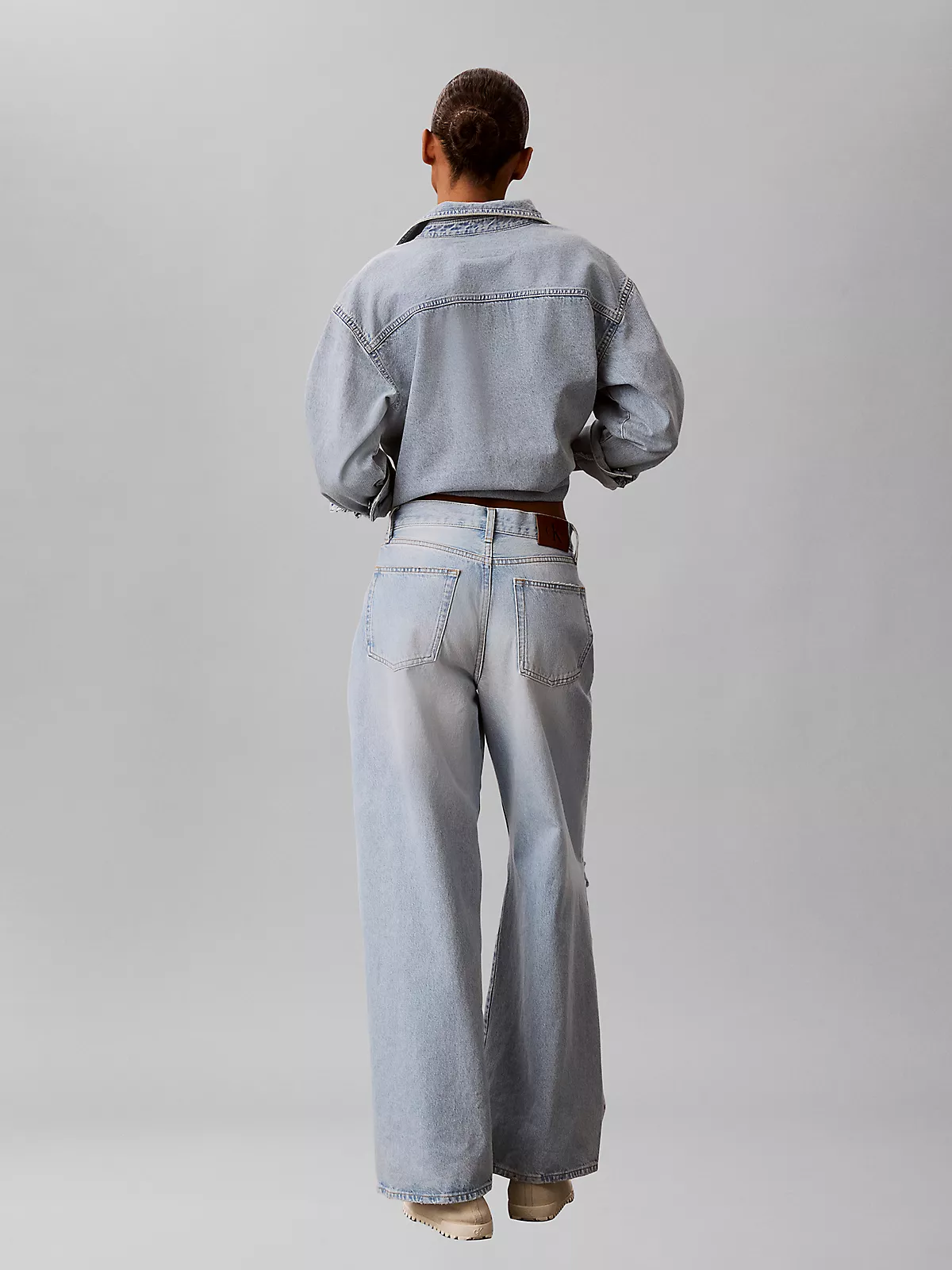 Calvin Klein Calvin Klein Kadın Rahat Kalıp Geniş Paçalı Vintage Yırtık Denim Mavi Jeans LV047F737G-SKA