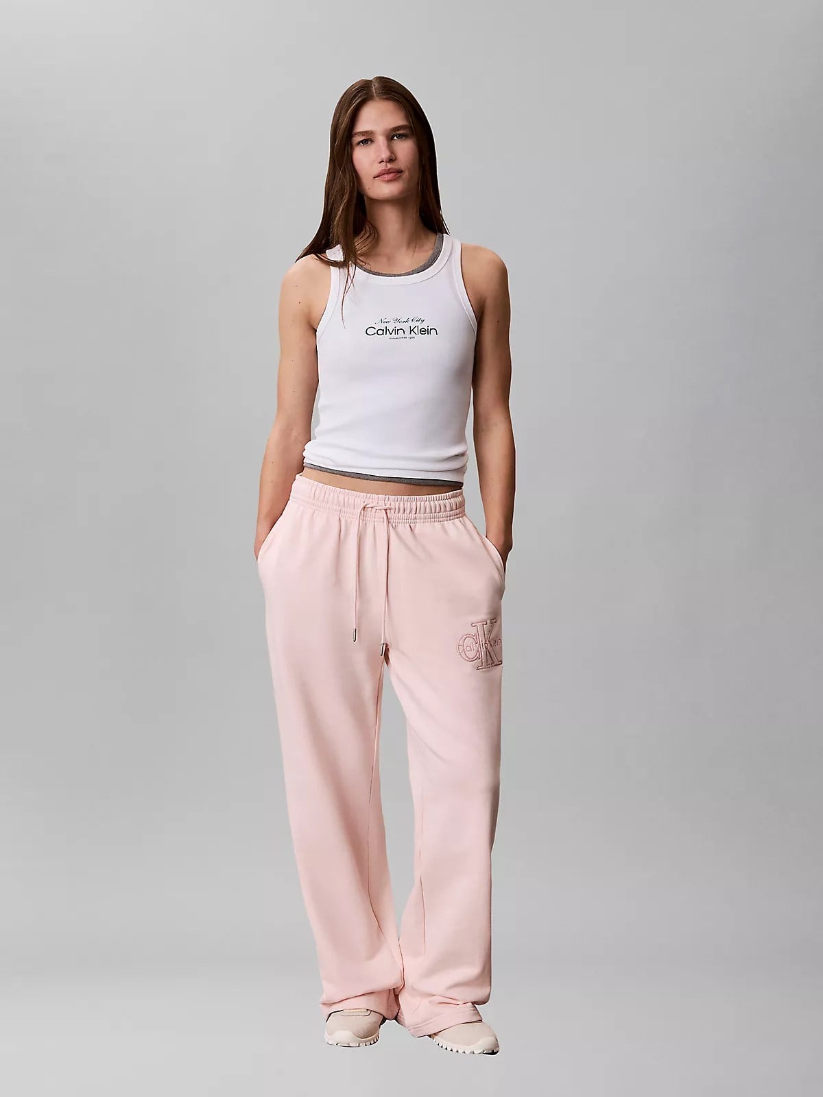 Calvin Klein Calvin Klein Kadın Rahat Kesim CK Logo İşlemeli Geniş Paça Pembe Eşofman Altı LV047G822G-VG3