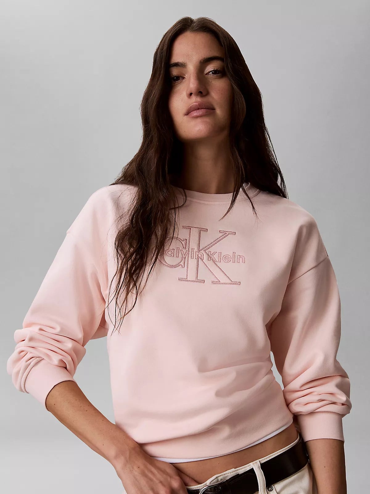 Calvin Klein Calvin Klein Kadın Rahat Kesim CK Logo İşlemeli Yuvarlak Yakalı Uzun Kollu Pembe Sweatshirt LV047G820G-VG3