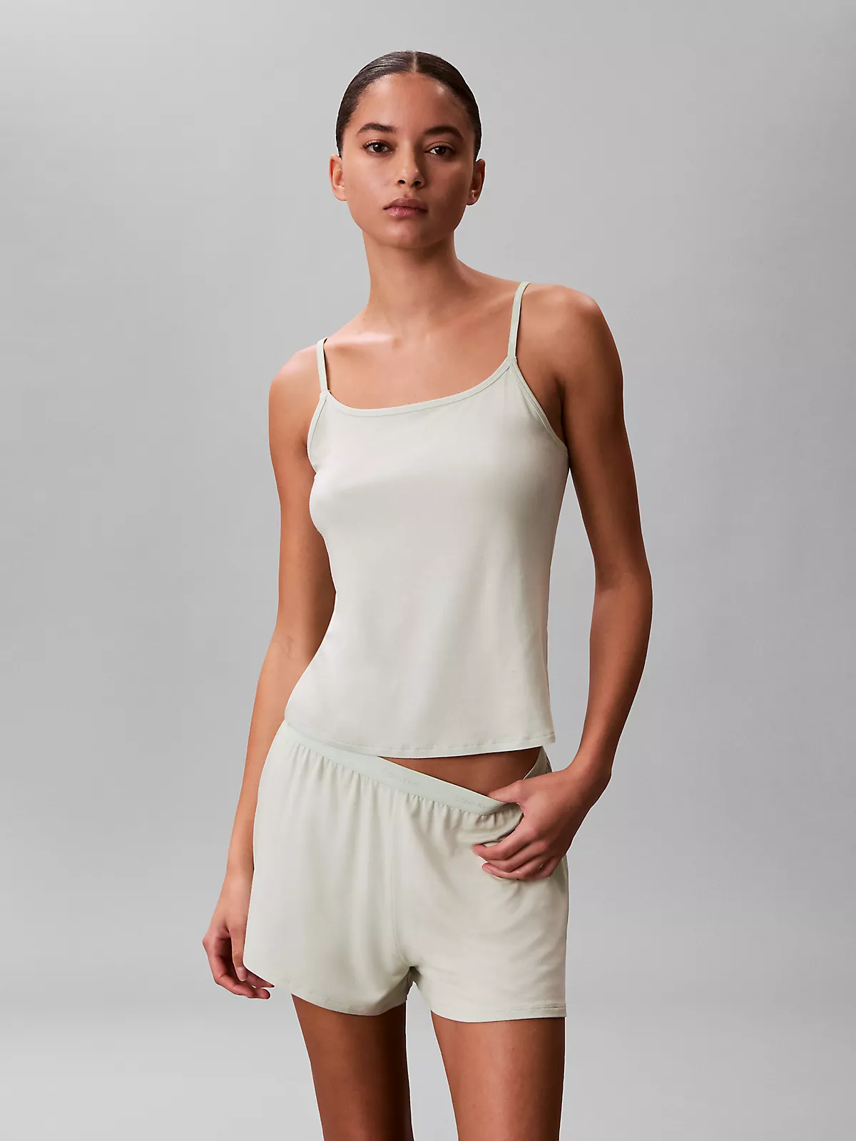 Calvin Klein Calvin Klein Kadın Rahat Kalıp Beli Lastikli Kısa Yeşil Şort LV00QS7614-492