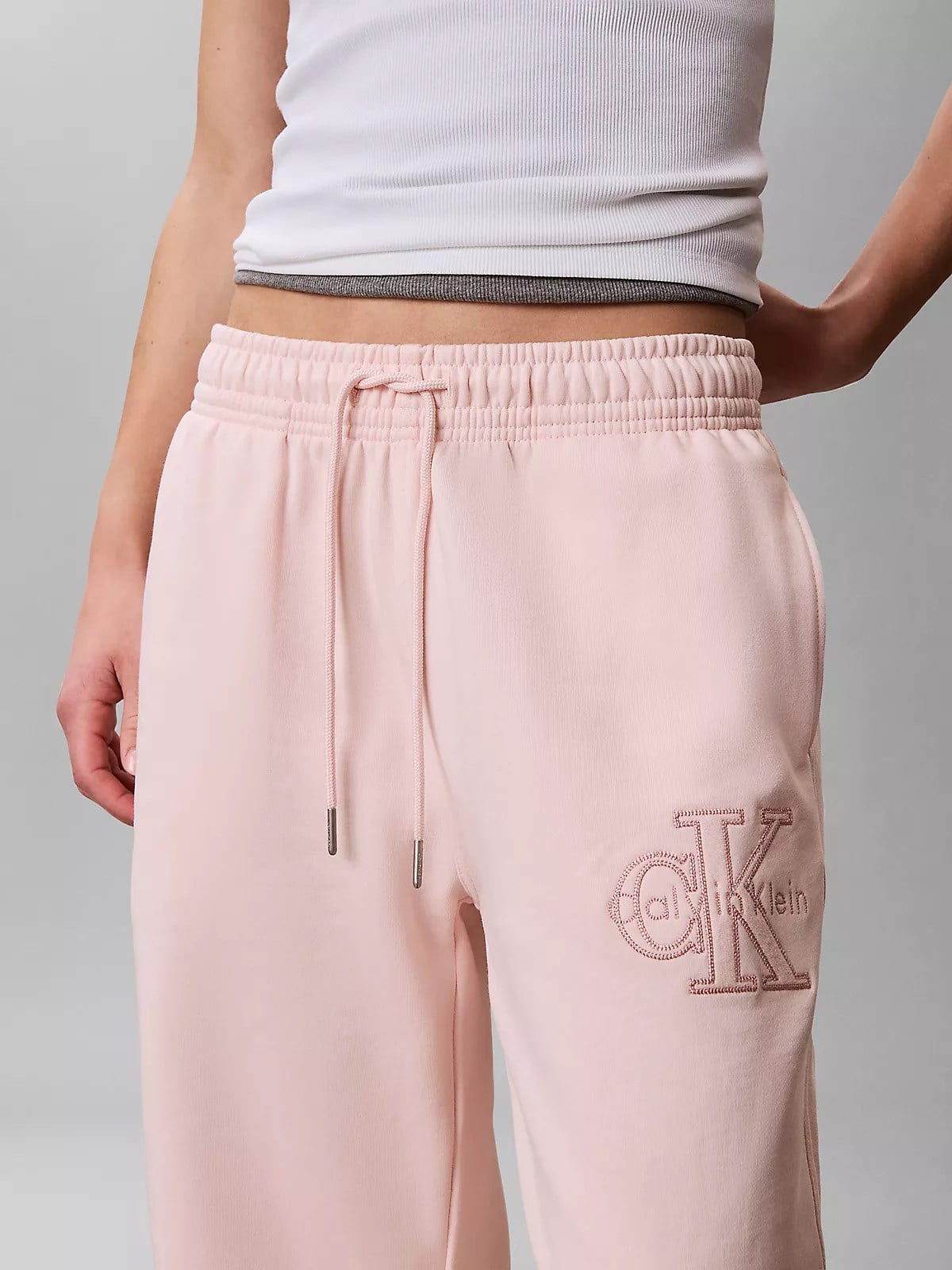 Calvin Klein Calvin Klein Kadın Rahat Kesim CK Logo İşlemeli Geniş Paça Pembe Eşofman Altı LV047G822G-VG3