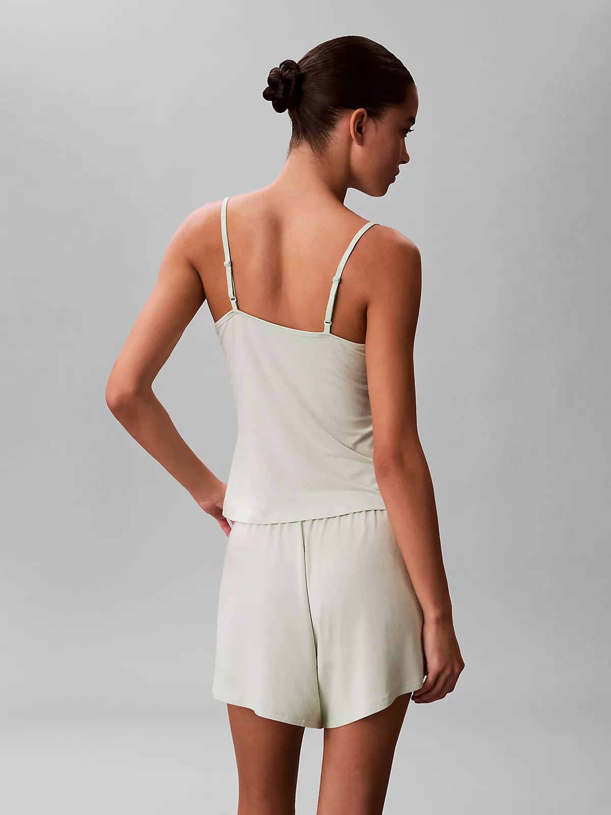 Calvin Klein Calvin Klein Kadın Rahat Kalıp Beli Lastikli Kısa Yeşil Şort LV00QS7614-492