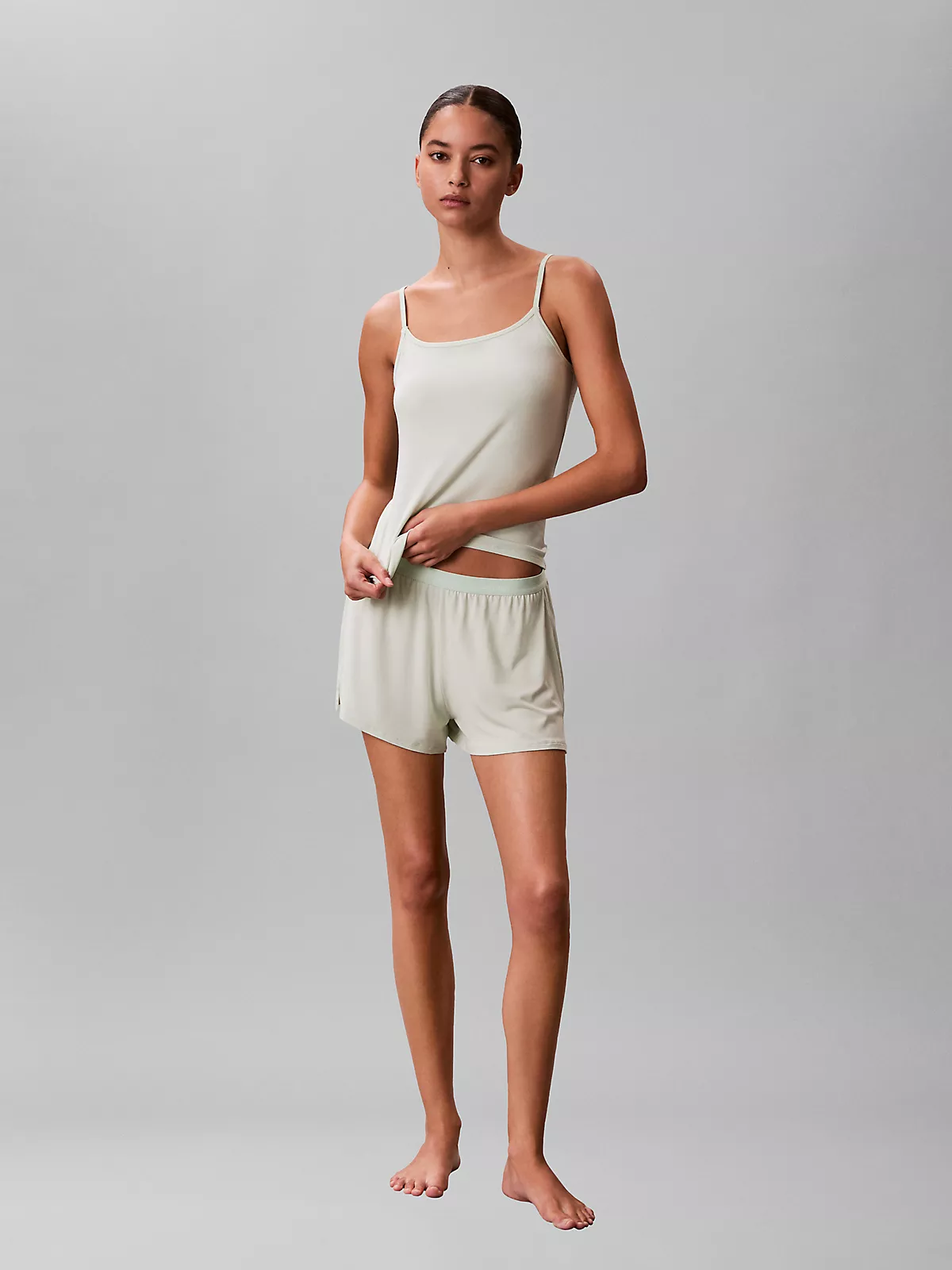 Calvin Klein Calvin Klein Kadın Rahat Kalıp Beli Lastikli Kısa Yeşil Şort LV00QS7614-492