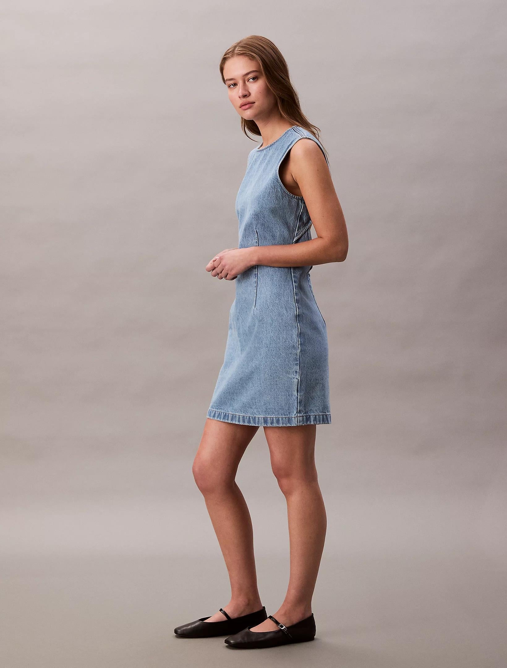 Calvin Klein Calvin Klein Kadın Regular Fit Yuvarlak Yakalı Sırt Dekolte Detaylı Kolsuz Mini Pamuklu Denim Mavi Elbise LV047C736G-X26