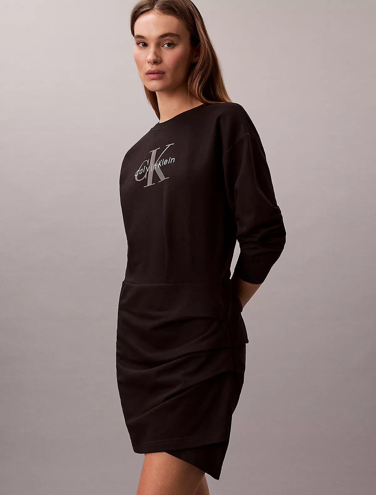 Calvin Klein Calvin Klein Kadın Regular Fit Yuvarlak Yakalı Düşük Omuzlu Büzgülü Kısa Siyah Elbise LV047E224G-UB1