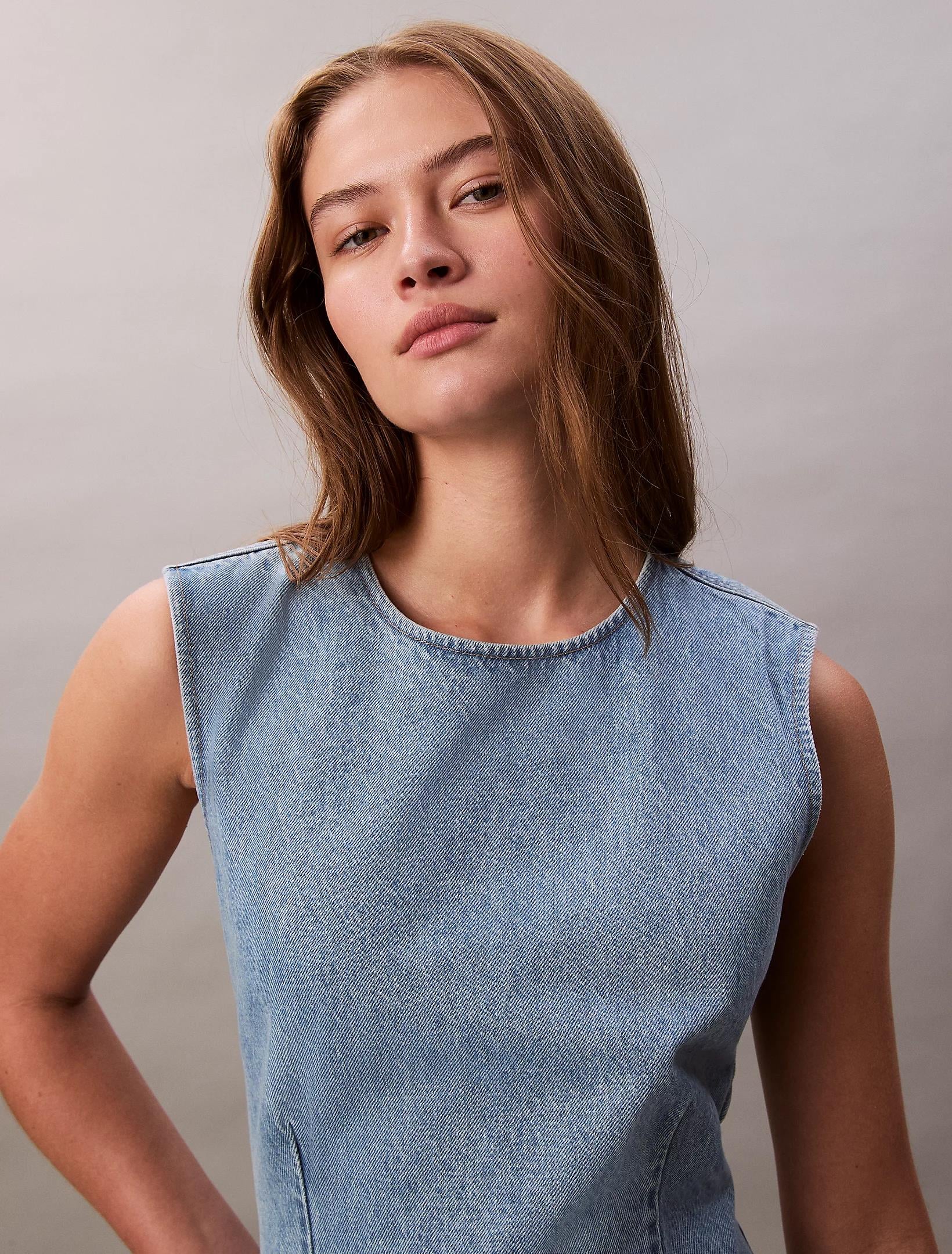 Calvin Klein Calvin Klein Kadın Regular Fit Yuvarlak Yakalı Sırt Dekolte Detaylı Kolsuz Mini Pamuklu Denim Mavi Elbise LV047C736G-X26