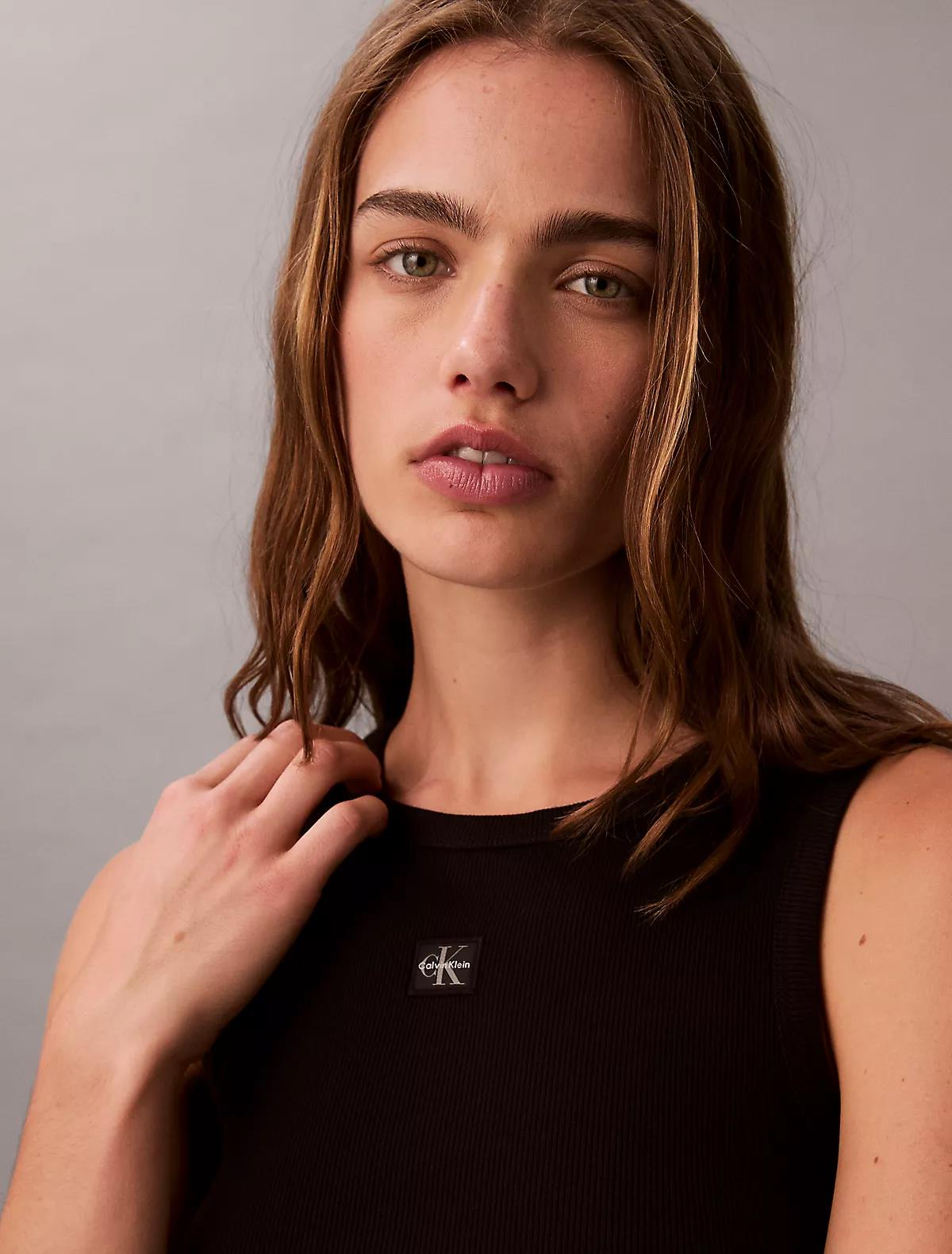 Calvin Klein Calvin Klein Kadın Regular Fit Yuvarlak Yakalı Pamuklu Siyah T-Shirt LV047C201G-UB1