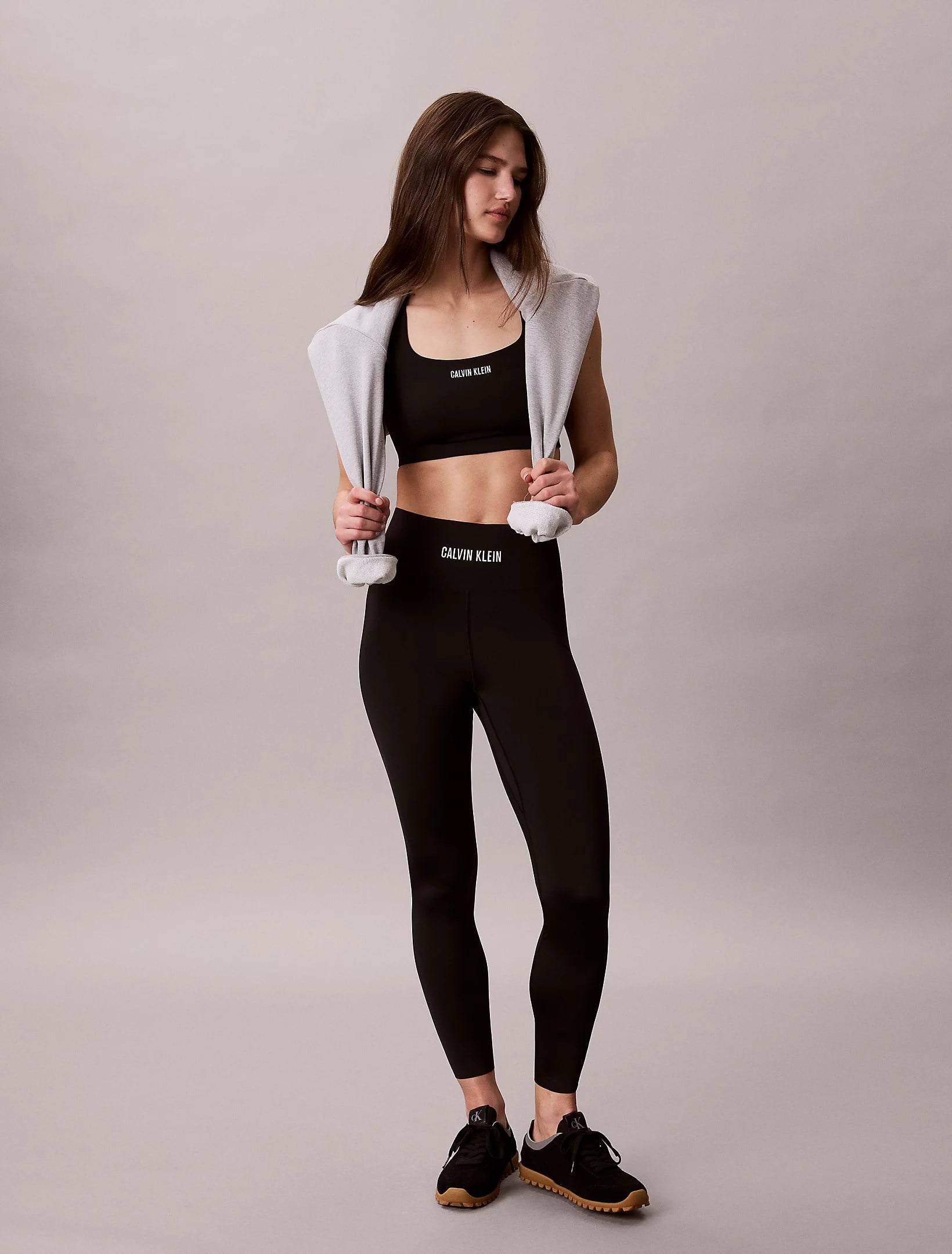 Calvin Klein Calvin Klein Kadın Sırtı Çapraz Slim Fit Yuvarlak Yaka Esnek Kumaş Siyah Spor Büstiyer LVGWS6K191-UB1