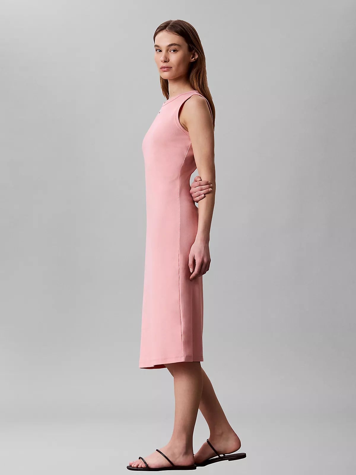 Calvin Klein Calvin Klein Kadın Slim Fit Yuvarlak Yakalı CK Logo İmzalı Kolsuz Midi Pembe Elbise LV047G209G-1FS