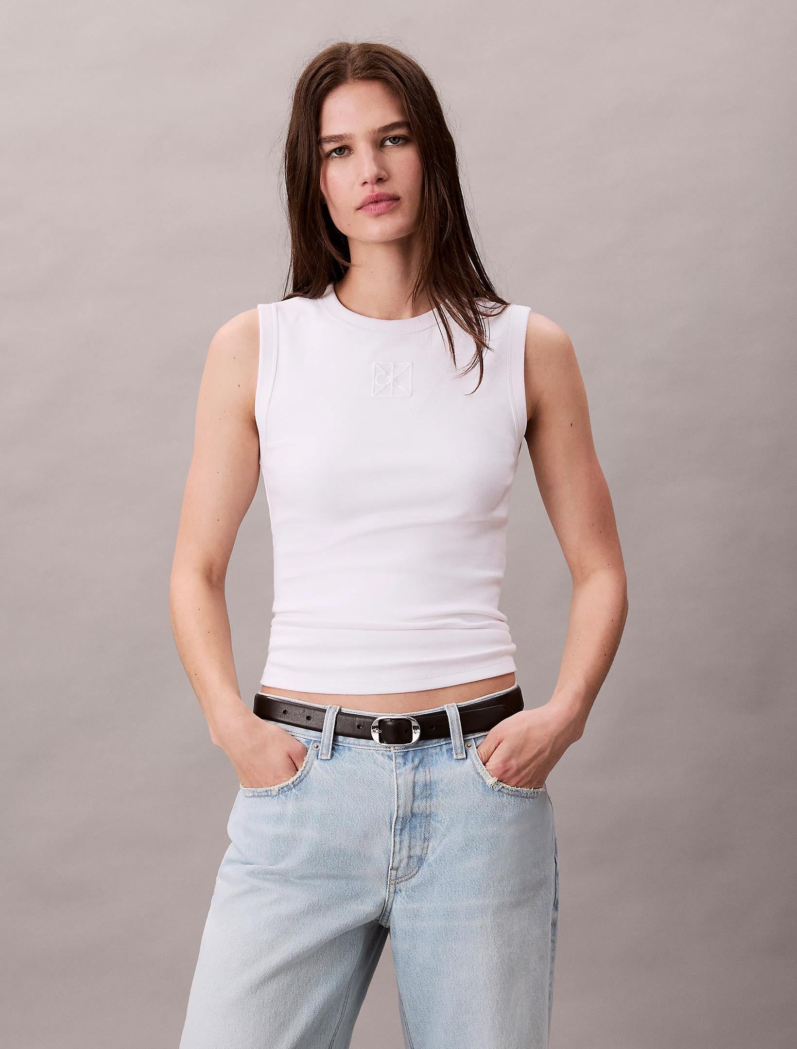 Calvin Klein Calvin Klein Kadın Slim Fit Yuvarlak Yakalı Kolsuz CK Logo İşlemeli Beyaz Bluz LV044D200G-YAA