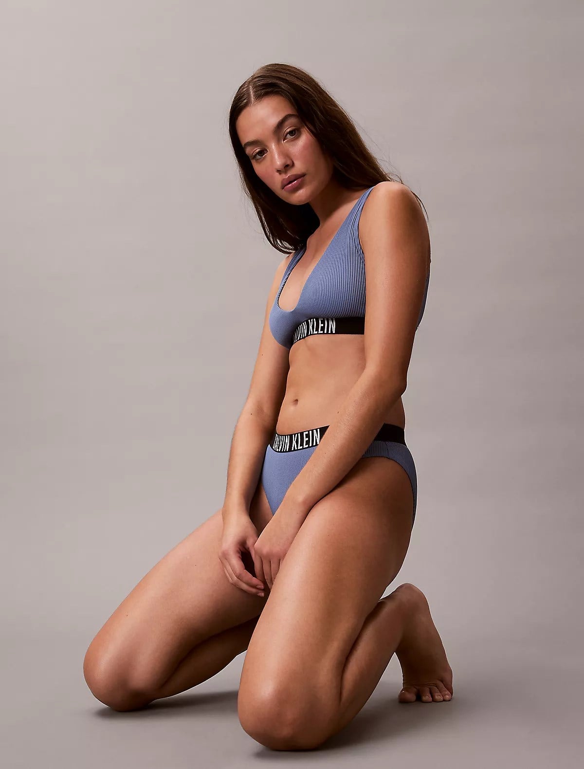 Calvin Klein Calvin Klein Kadın Slim Fit Rahat Calvin Klein Yazı Detay Mavi Bikini Üstü LV00Q61211-44J