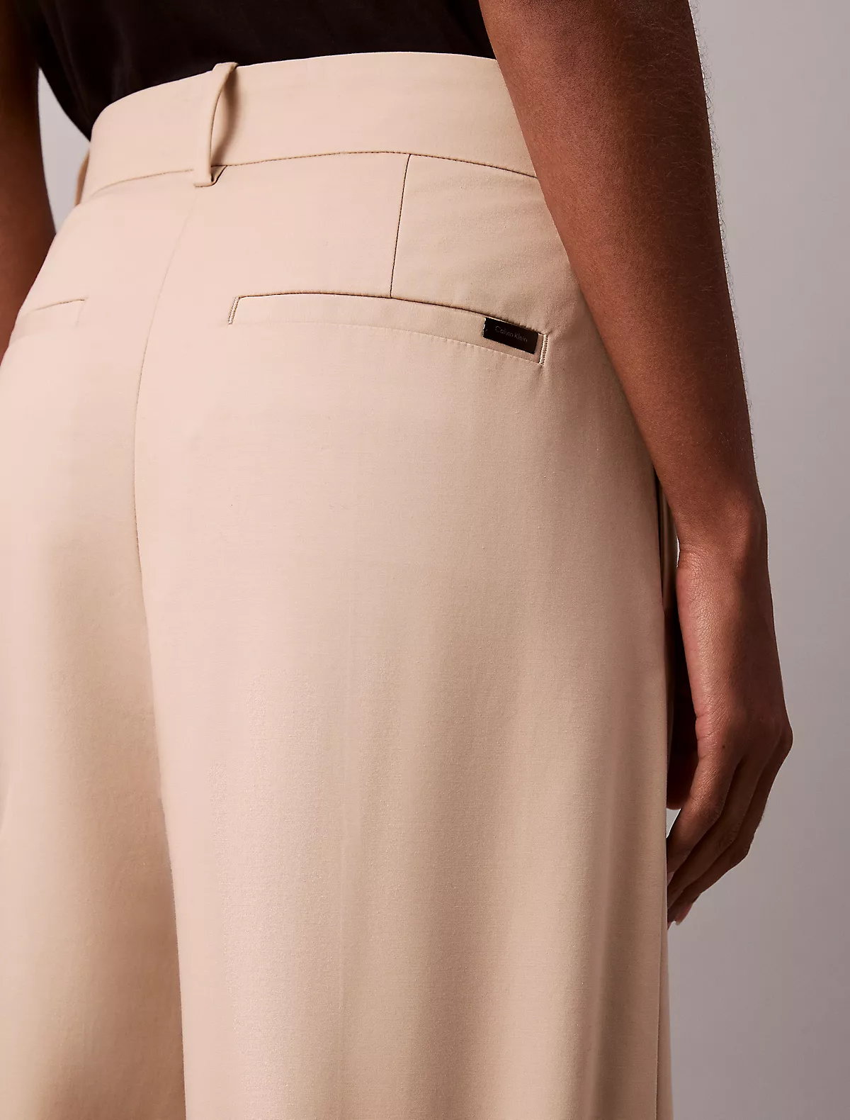 Calvin Klein Calvin Klein Kadın Yüksek Bel Geniş Paça Rahat Kesim Krem Pantolon LV044D664G-0XG