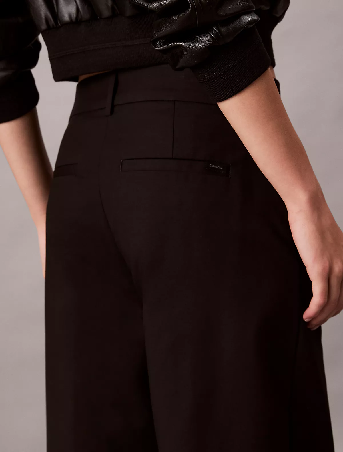Calvin Klein Calvin Klein Kadın Yüksek Bel Geniş Paça Rahat Kesim Siyah Pantolon LV044D664G-UB1