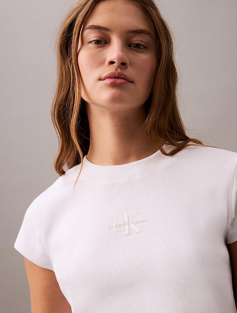 Calvin Klein Calvin Klein Kadın Yuvarlak Yaka Kısa Kollu Kısa Beyaz T-Shirt LV047AB802-YAA