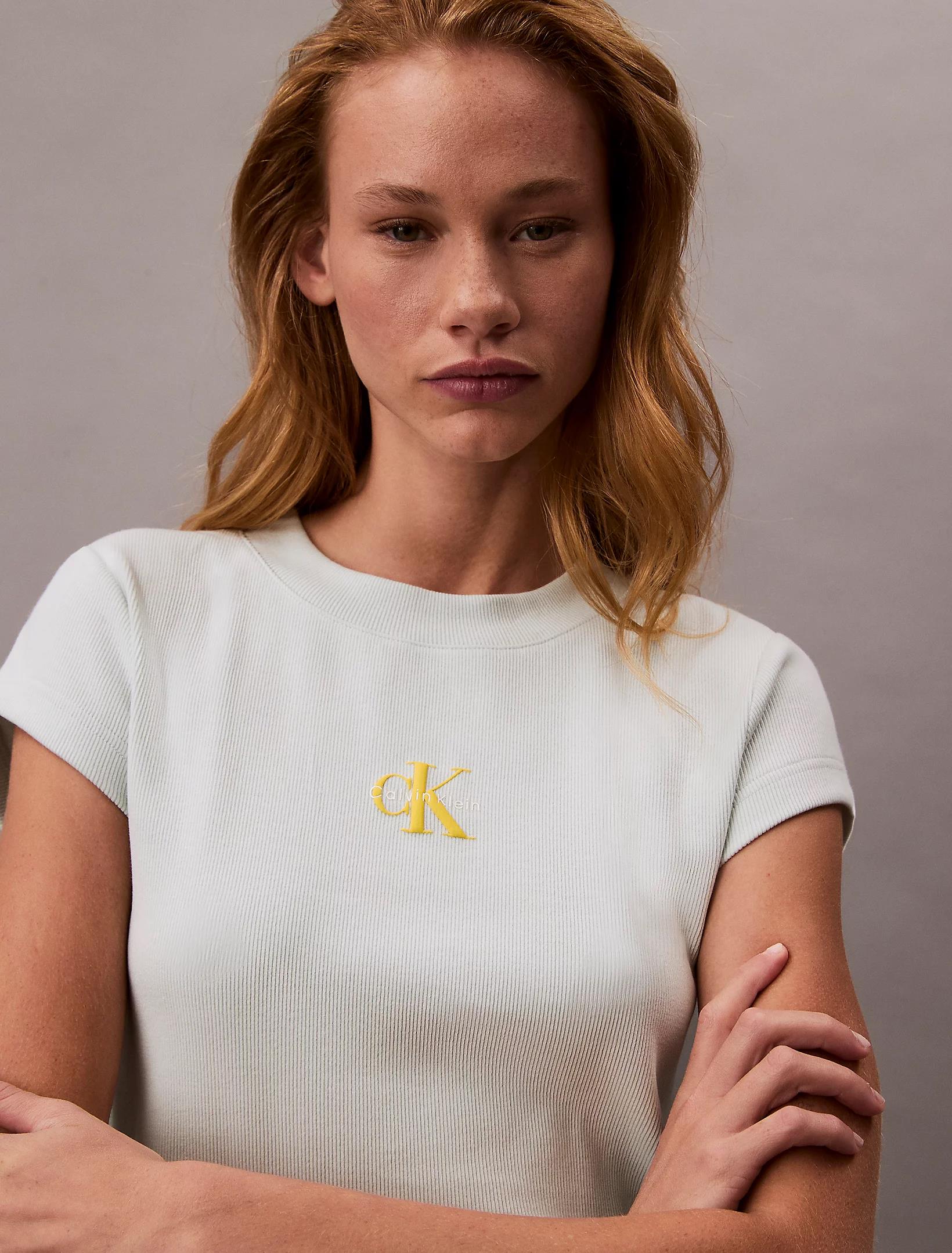 Calvin Klein Calvin Klein Kadın Yuvarlak Yaka Kısa Kollu Kısa Açık Yeşil T-Shirt LV047AB802-D1T