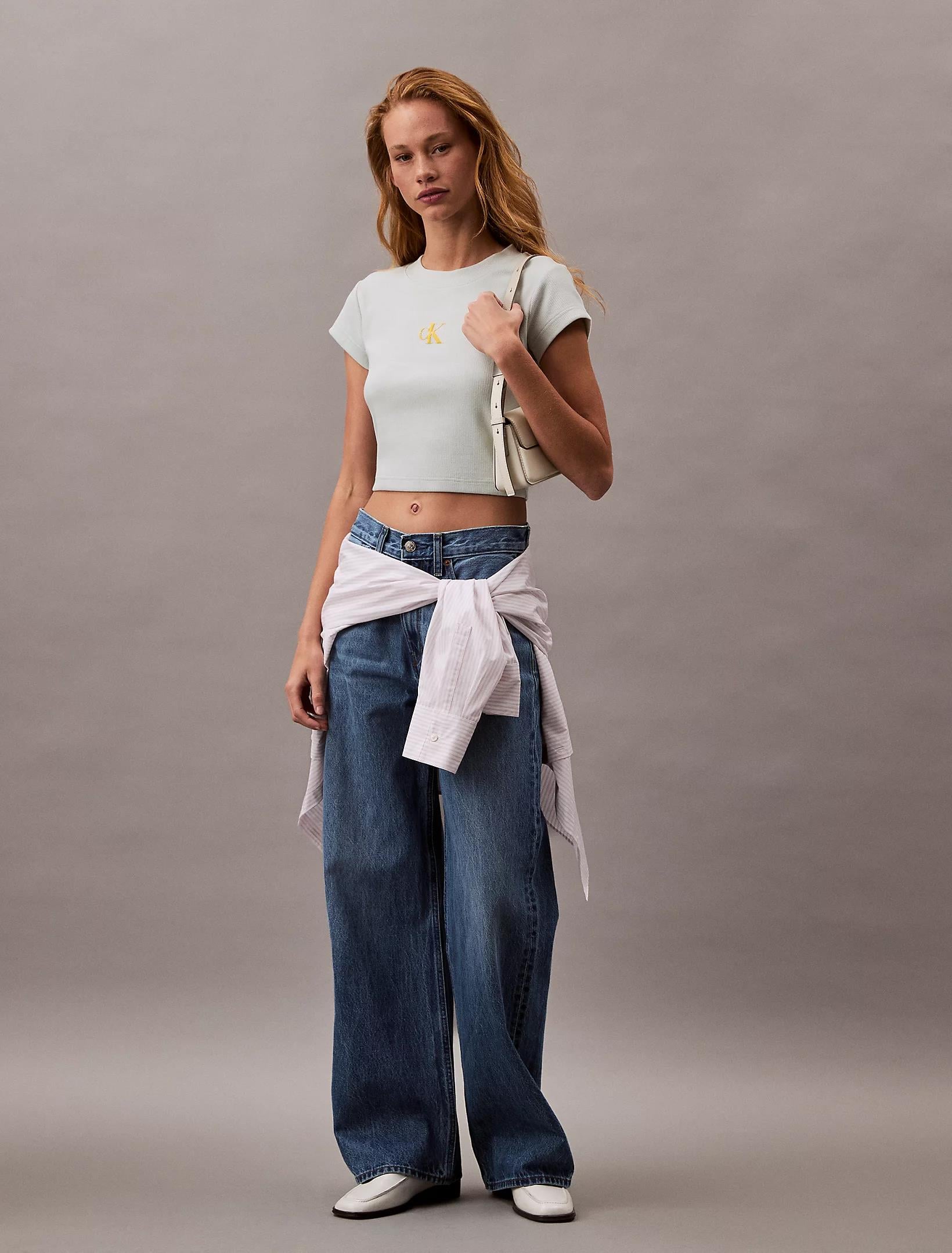 Calvin Klein Calvin Klein Kadın Yuvarlak Yaka Kısa Kollu Kısa Açık Yeşil T-Shirt LV047AB802-D1T